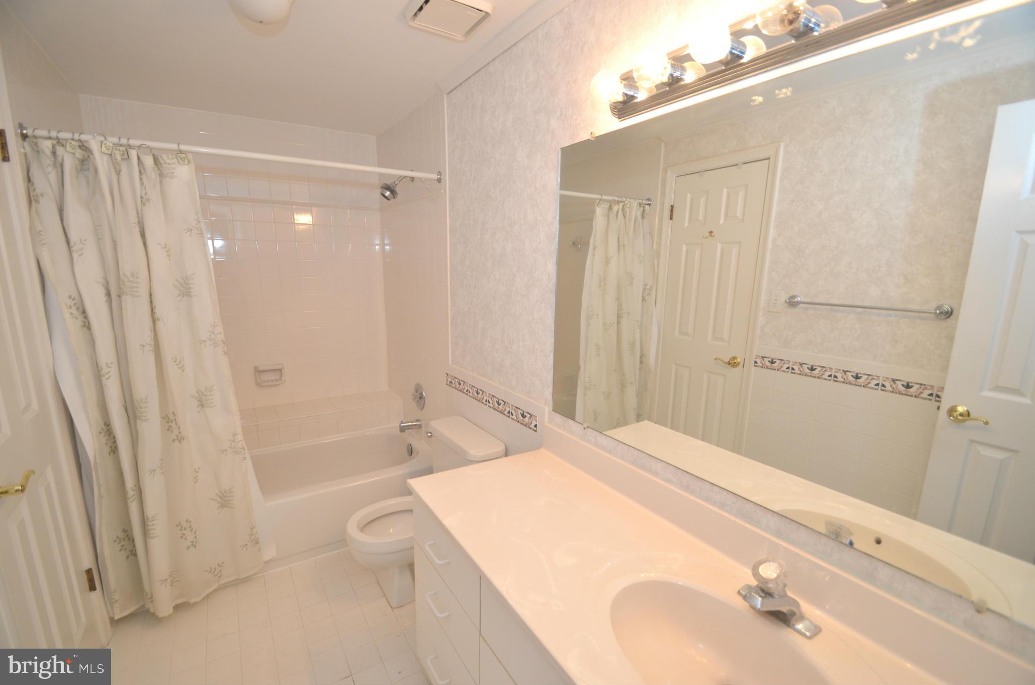 KINGSTOWNE - Residential Lease