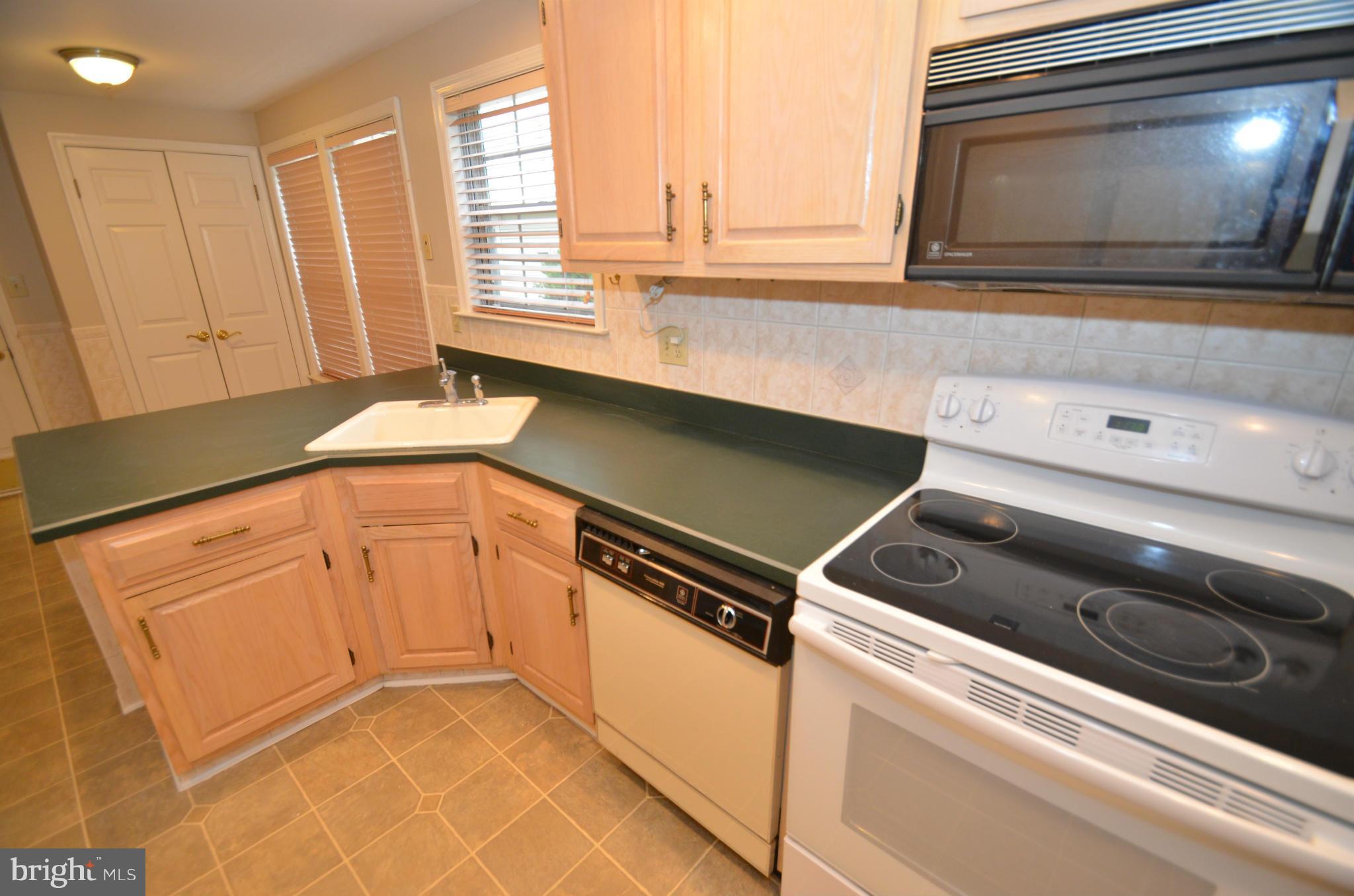 KINGSTOWNE - Residential Lease