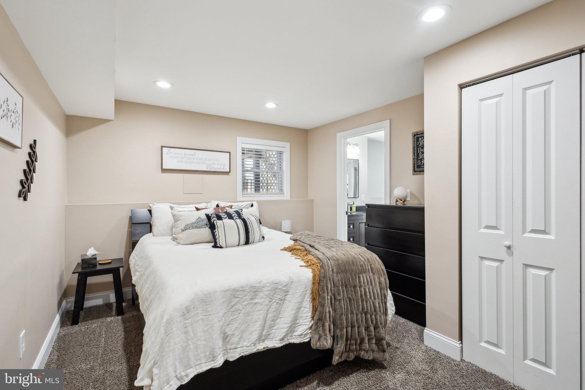 NEWINGTON FOREST - Residential