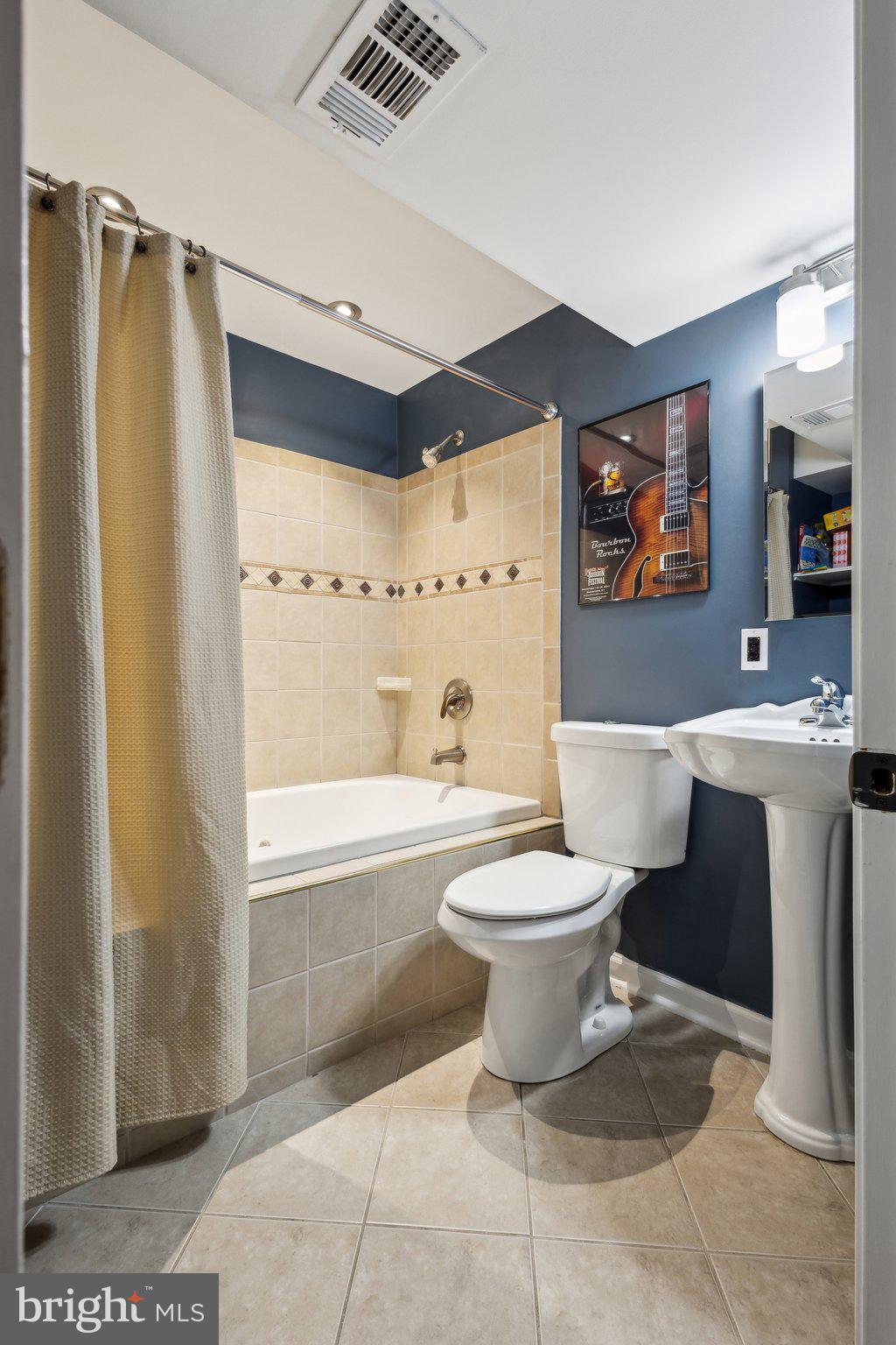 NEWINGTON FOREST - Residential