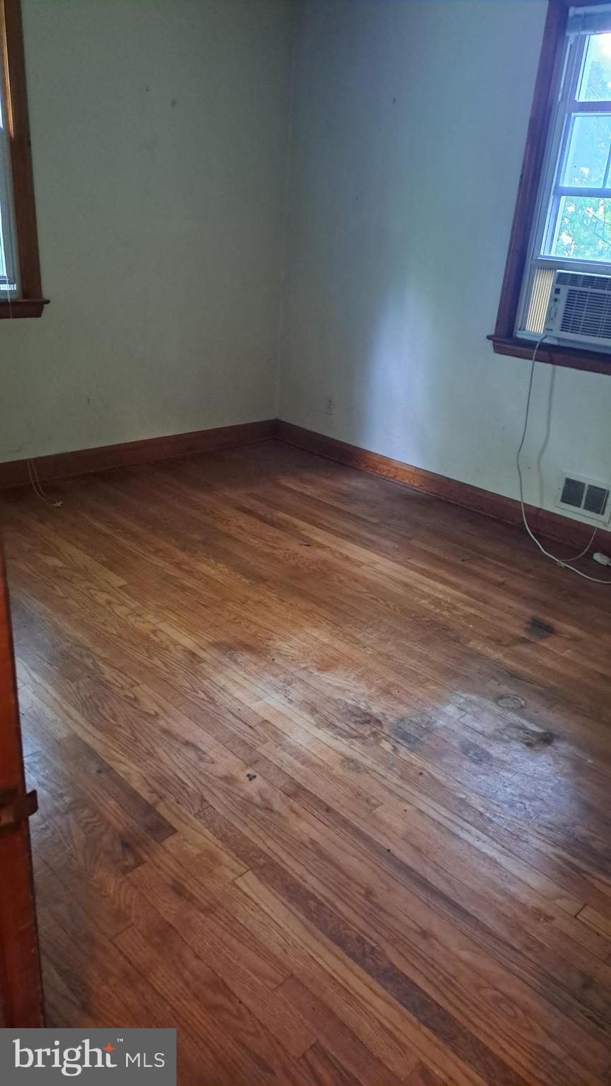 PERRY HALL - Residential