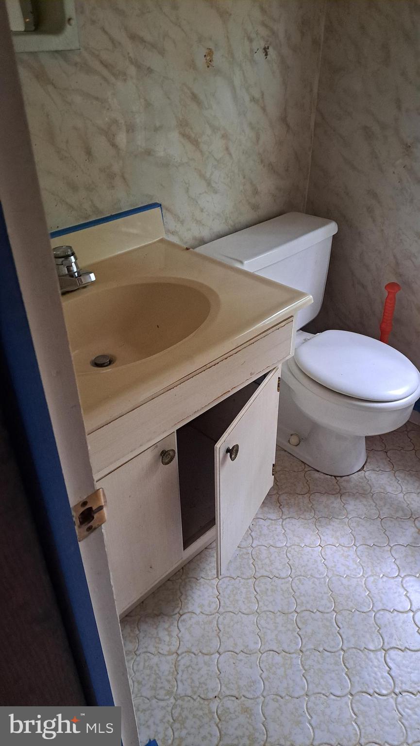 PERRY HALL - Residential