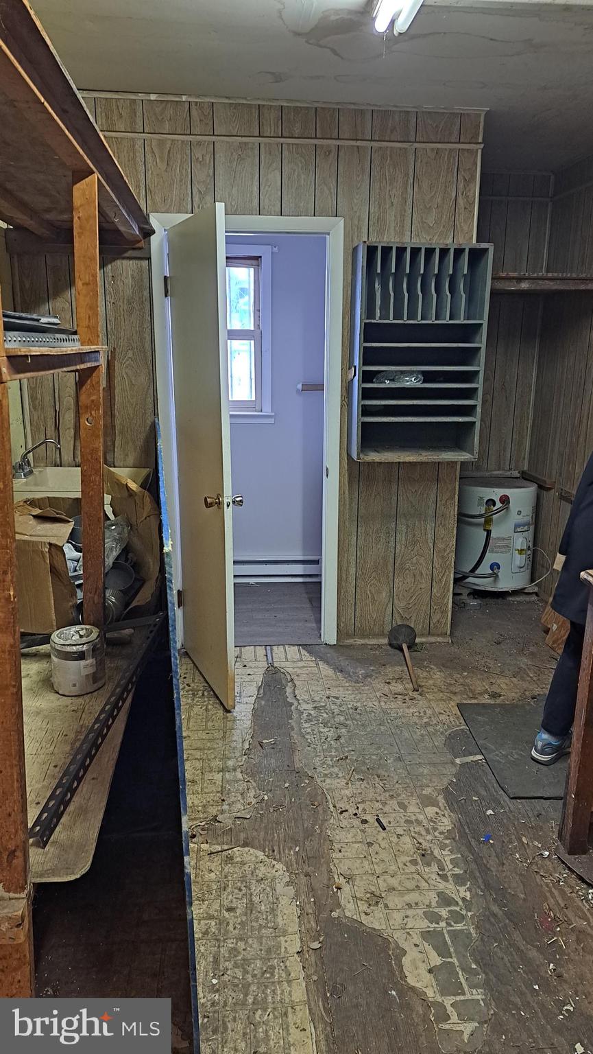 PERRY HALL - Residential