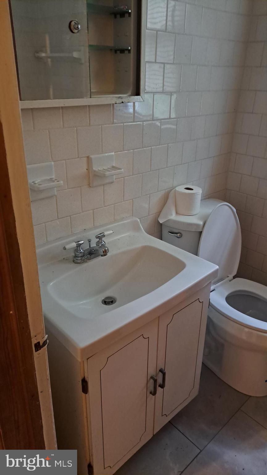 PERRY HALL - Residential