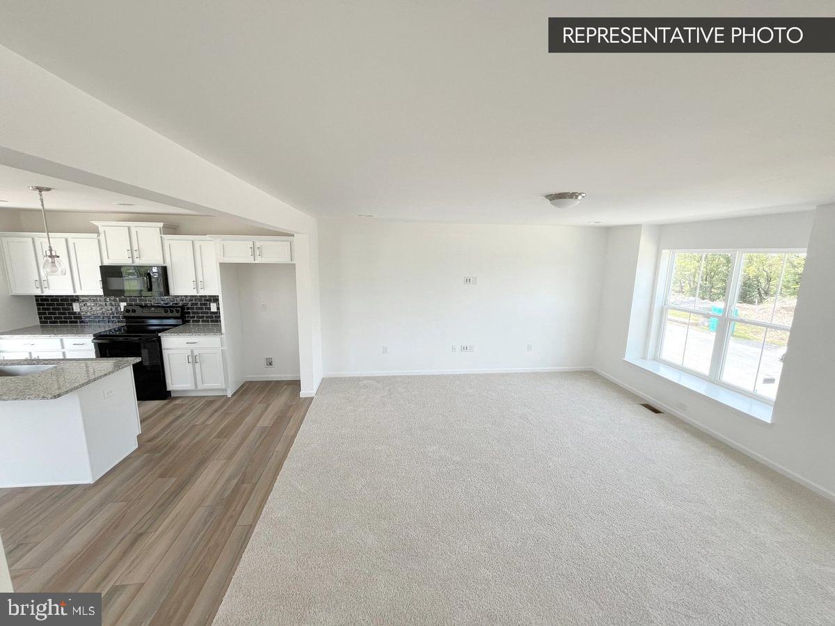 DEERFIELD ESTATES - Residential