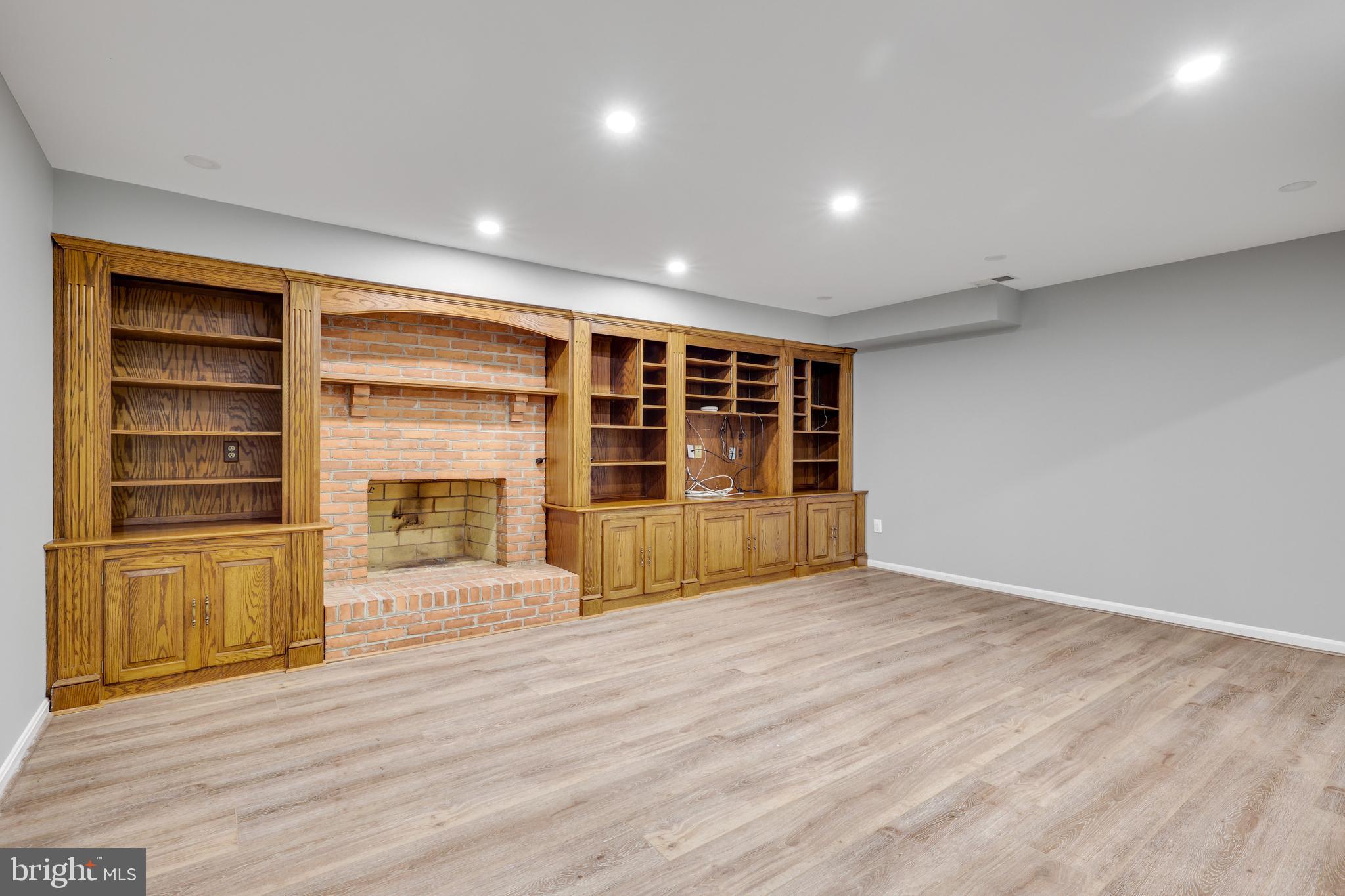 WOLFTRAP MEADOWS - Residential