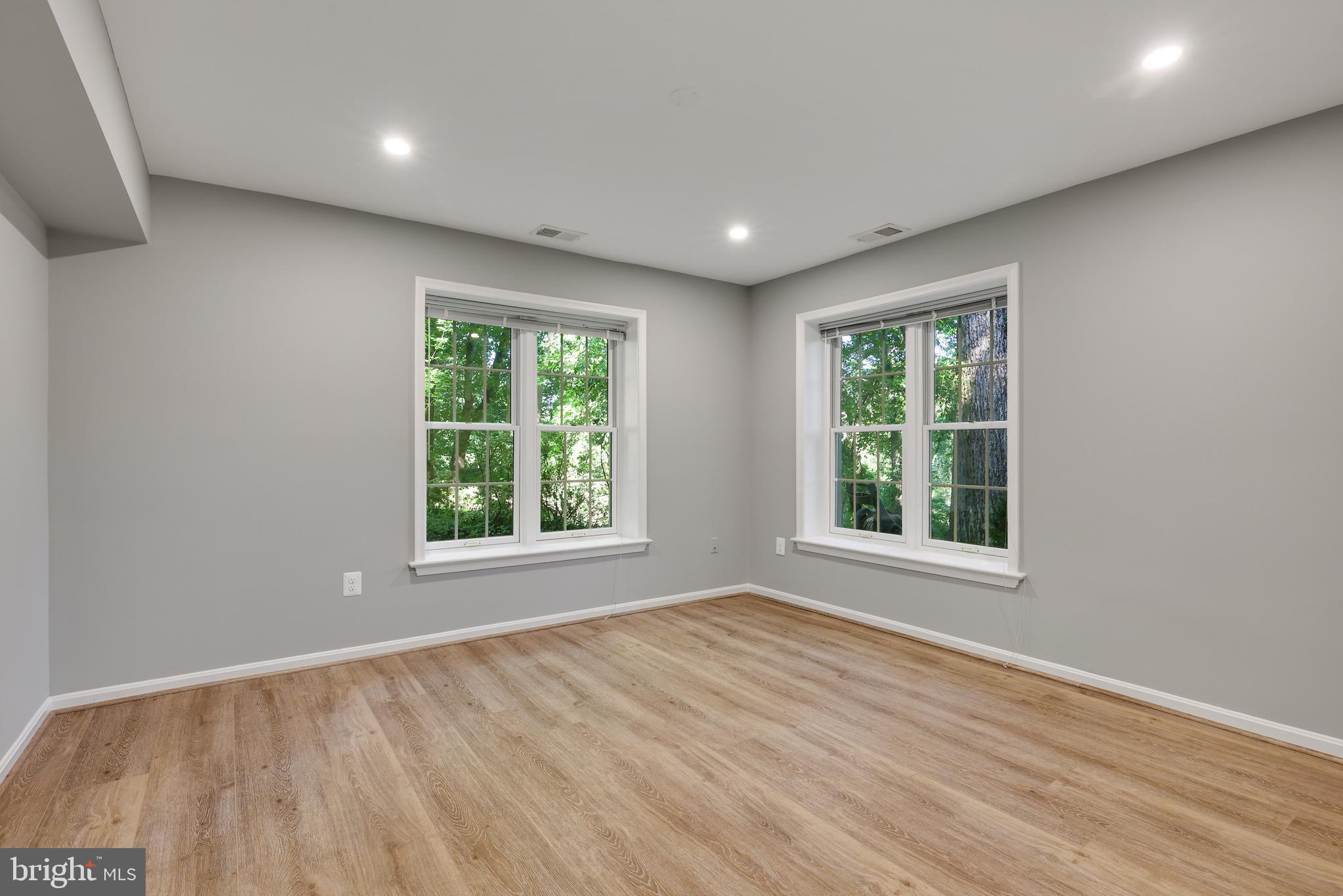 WOLFTRAP MEADOWS - Residential