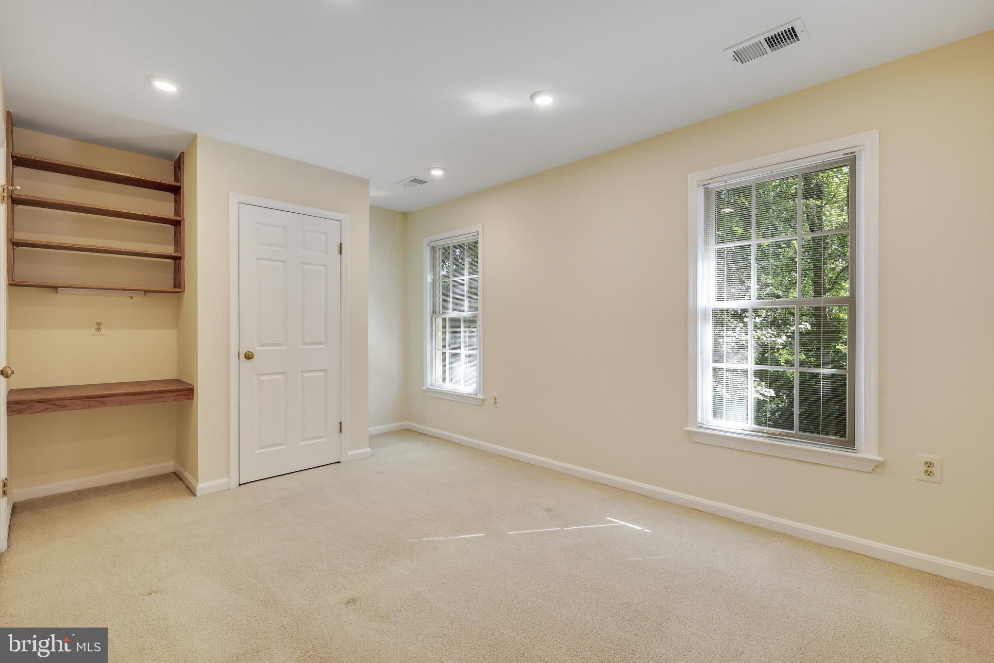 WOLFTRAP MEADOWS - Residential