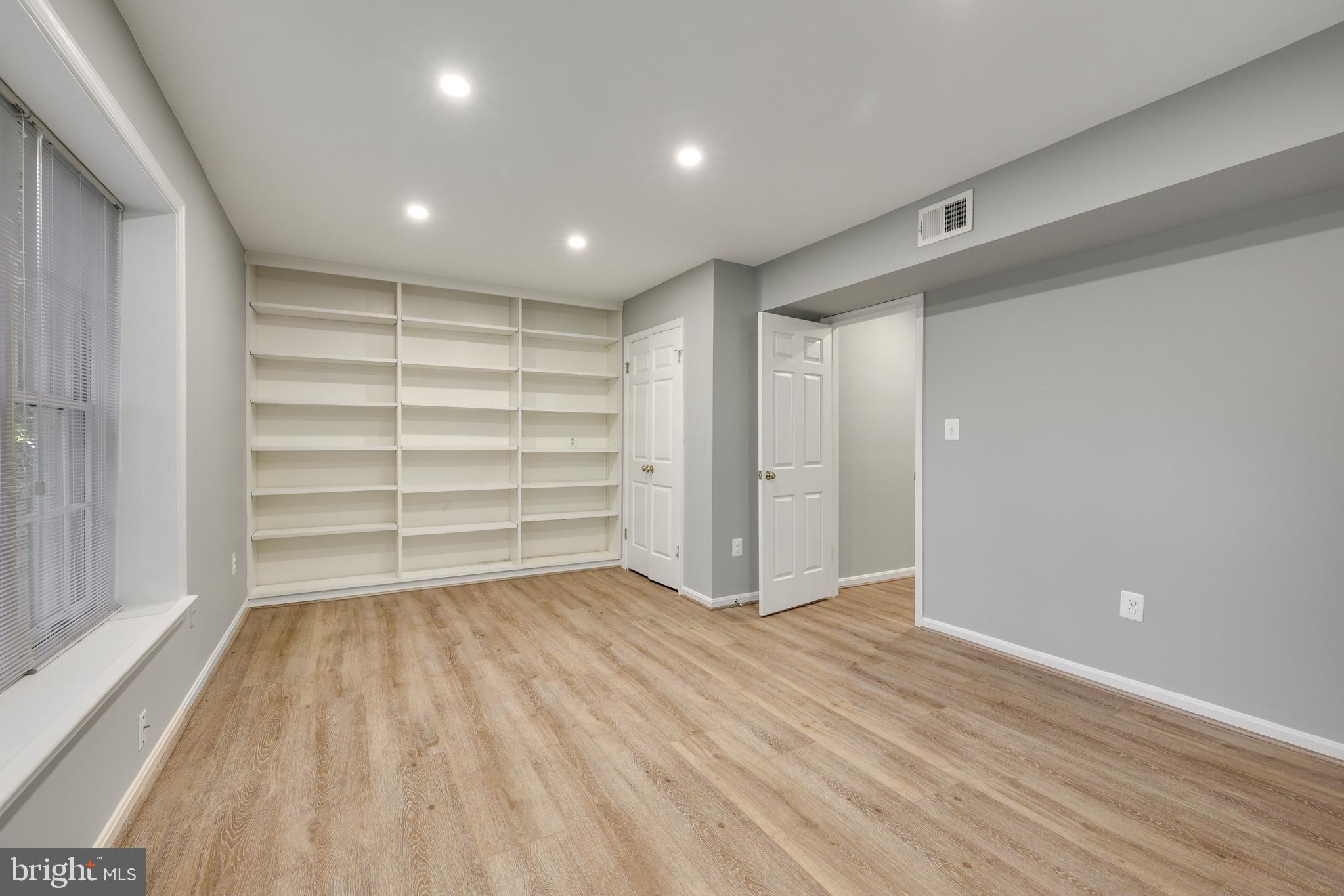 WOLFTRAP MEADOWS - Residential