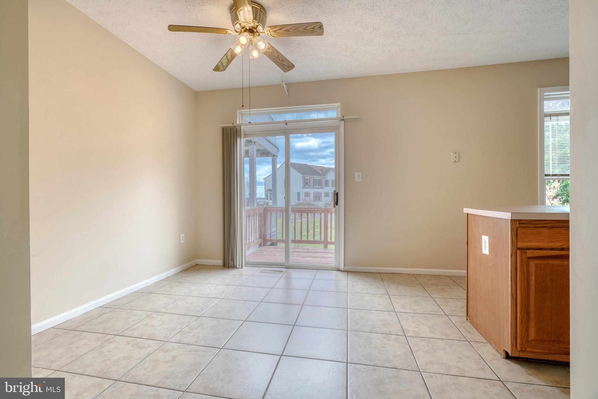 VILLAS ON WATERS EDGE - Residential