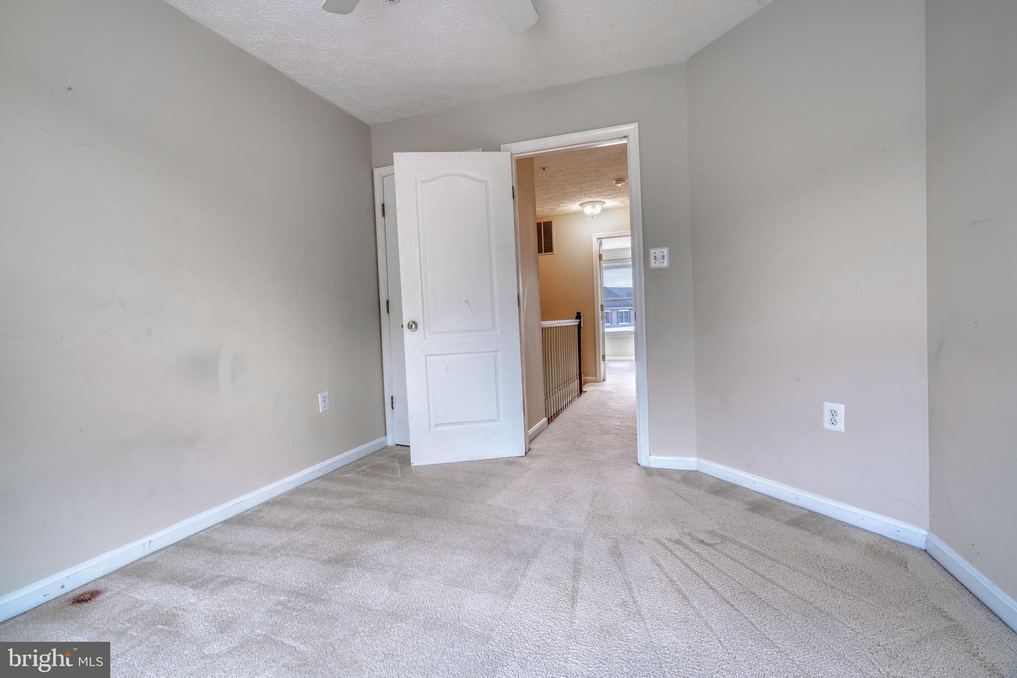 VILLAS ON WATERS EDGE - Residential