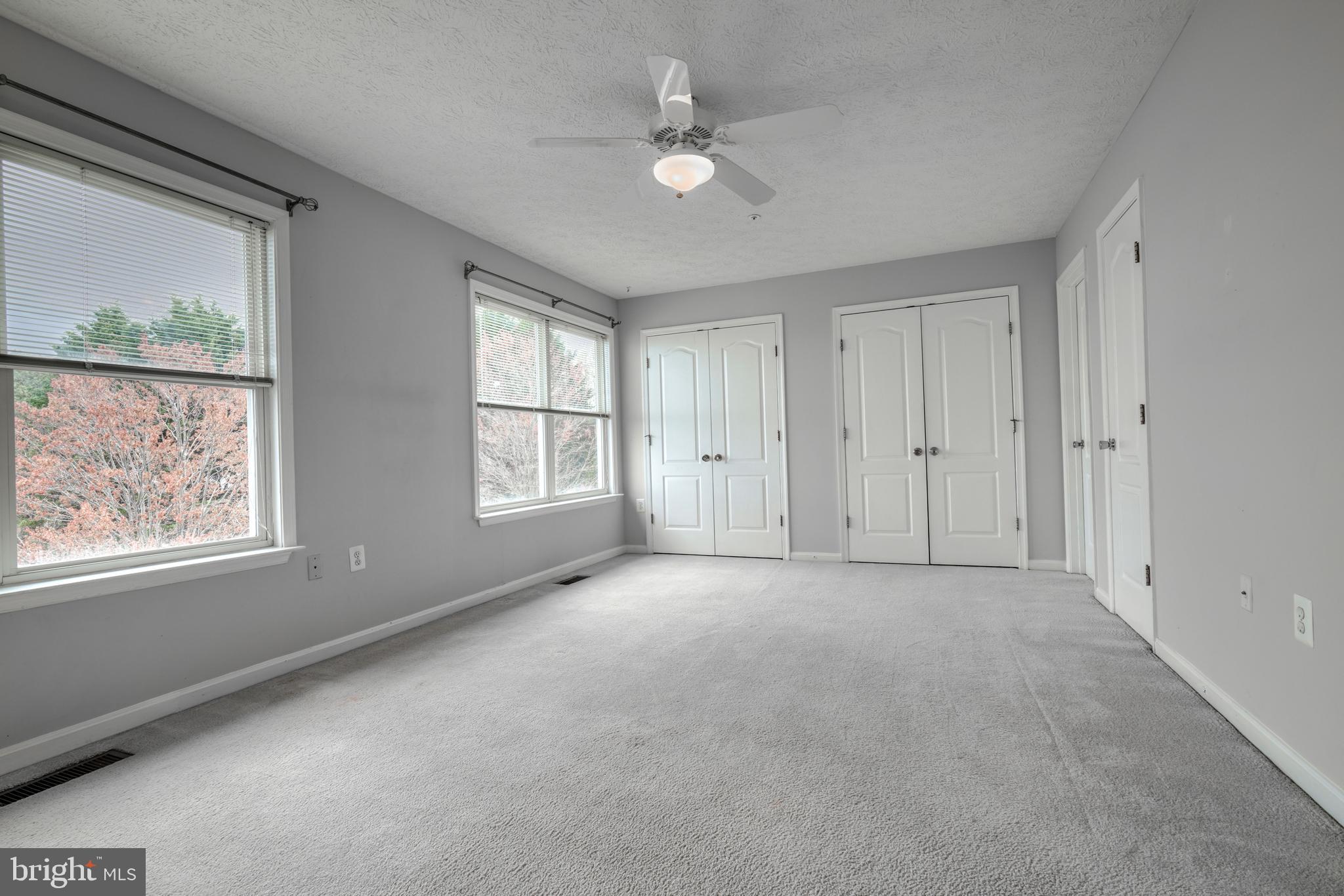 VILLAS ON WATERS EDGE - Residential