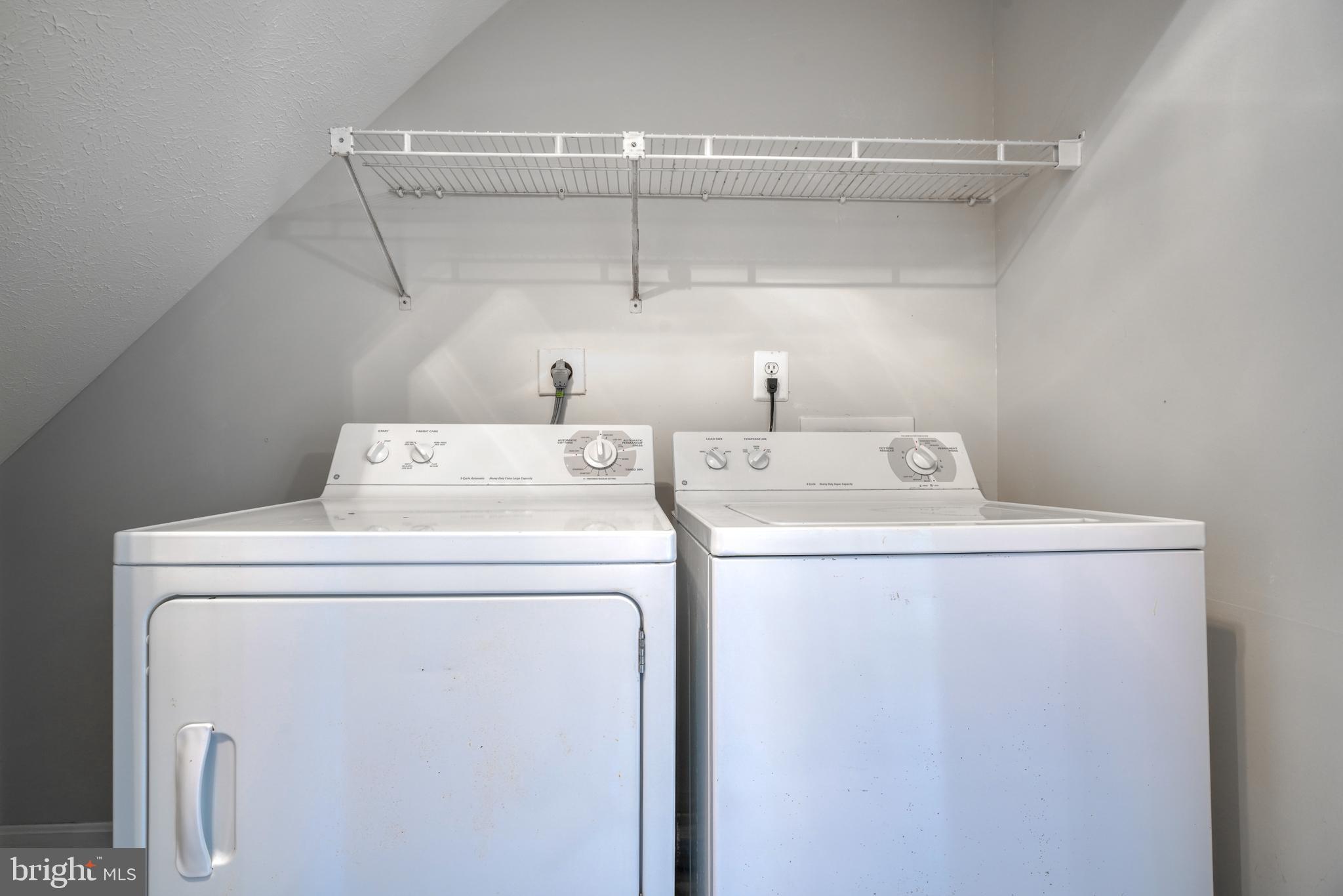 VILLAS ON WATERS EDGE - Residential