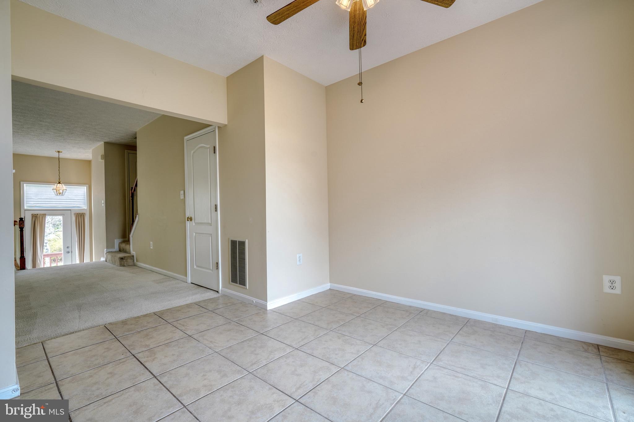 VILLAS ON WATERS EDGE - Residential