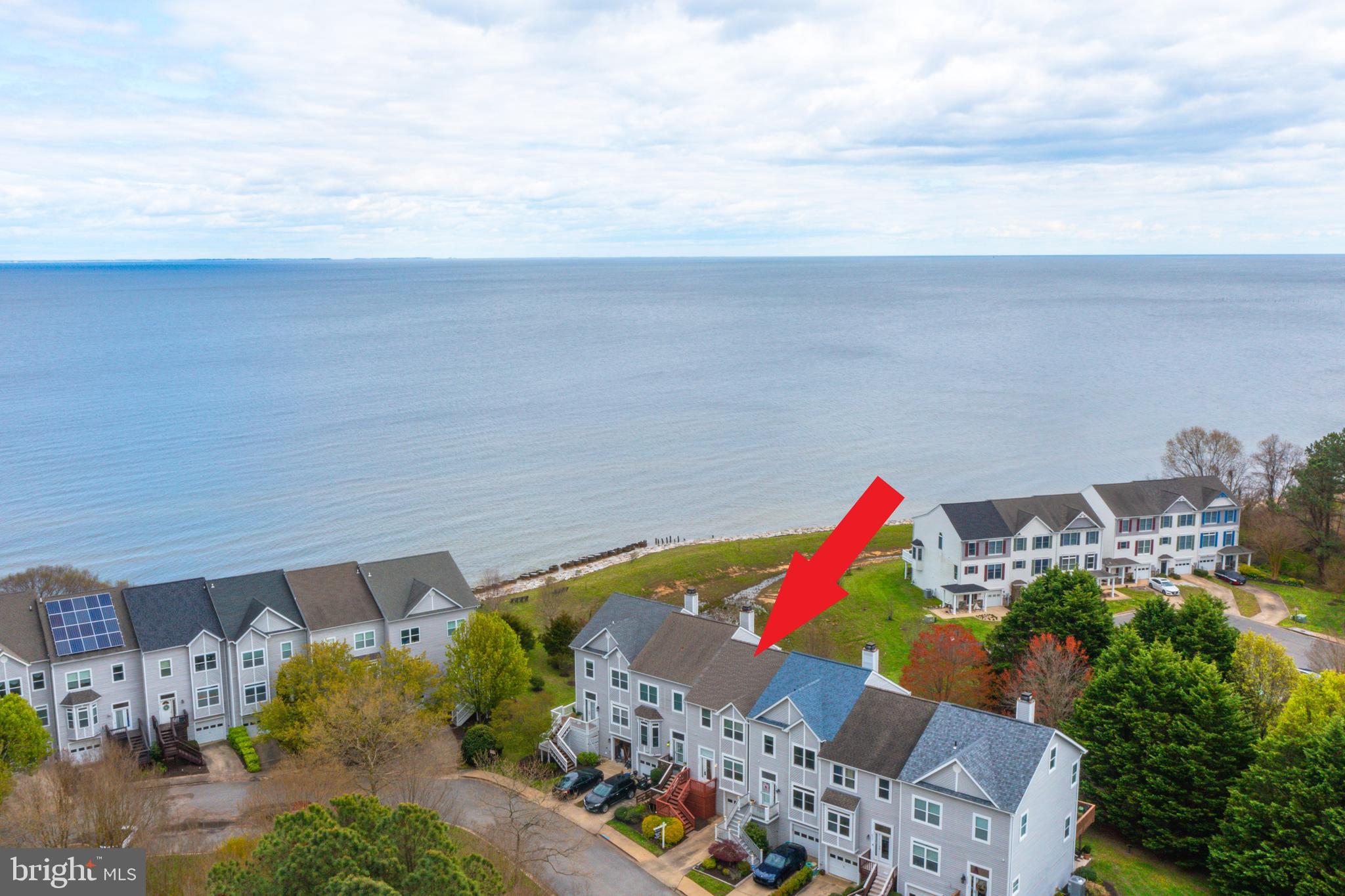 VILLAS ON WATERS EDGE - Residential