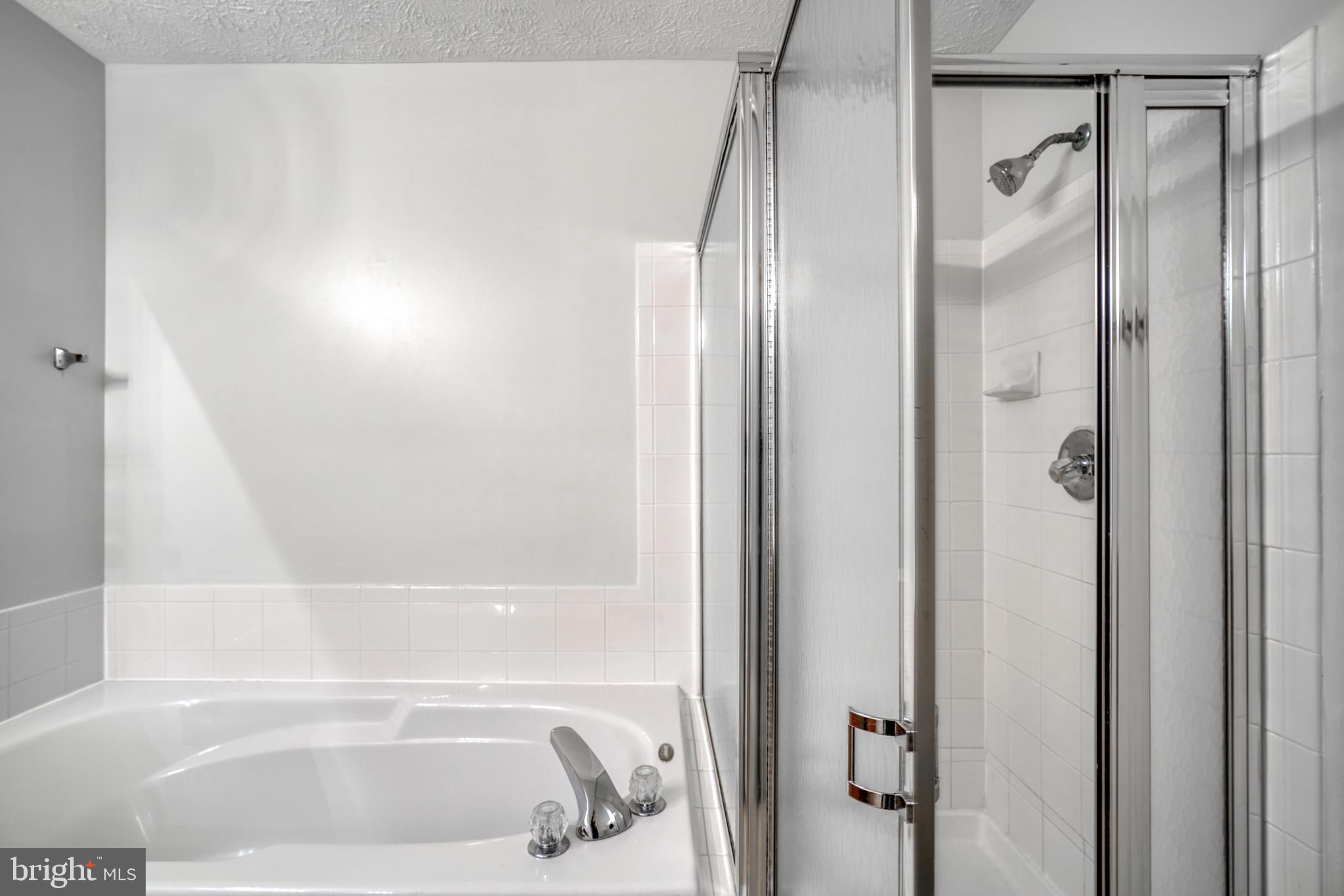 VILLAS ON WATERS EDGE - Residential