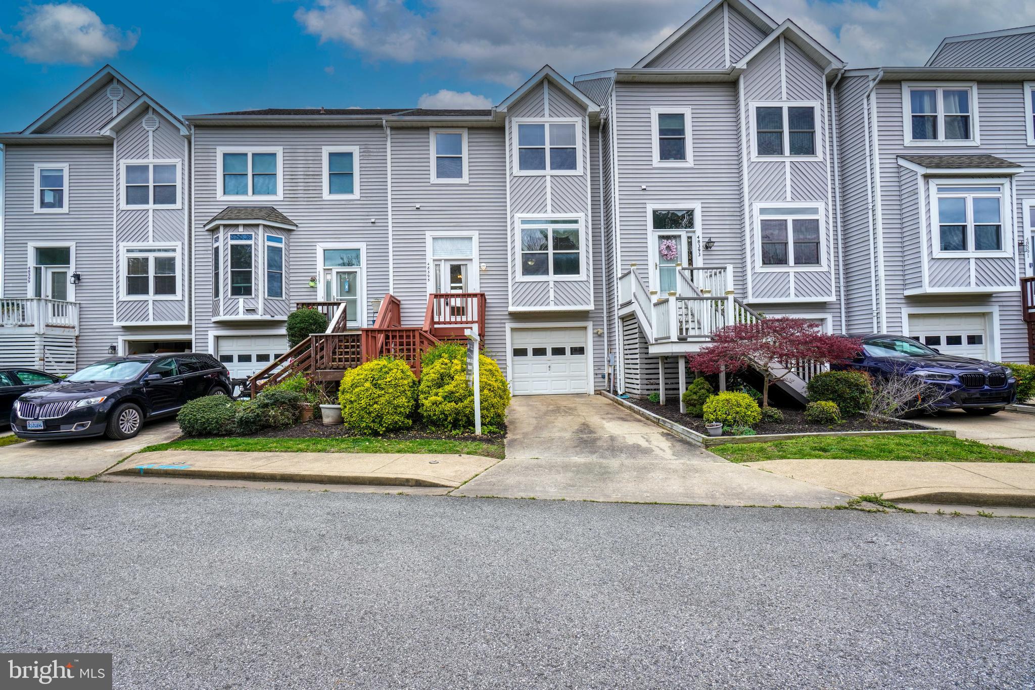 VILLAS ON WATERS EDGE - Residential