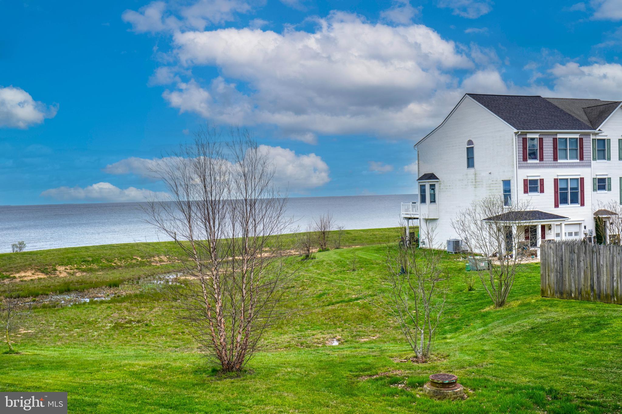 VILLAS ON WATERS EDGE - Residential