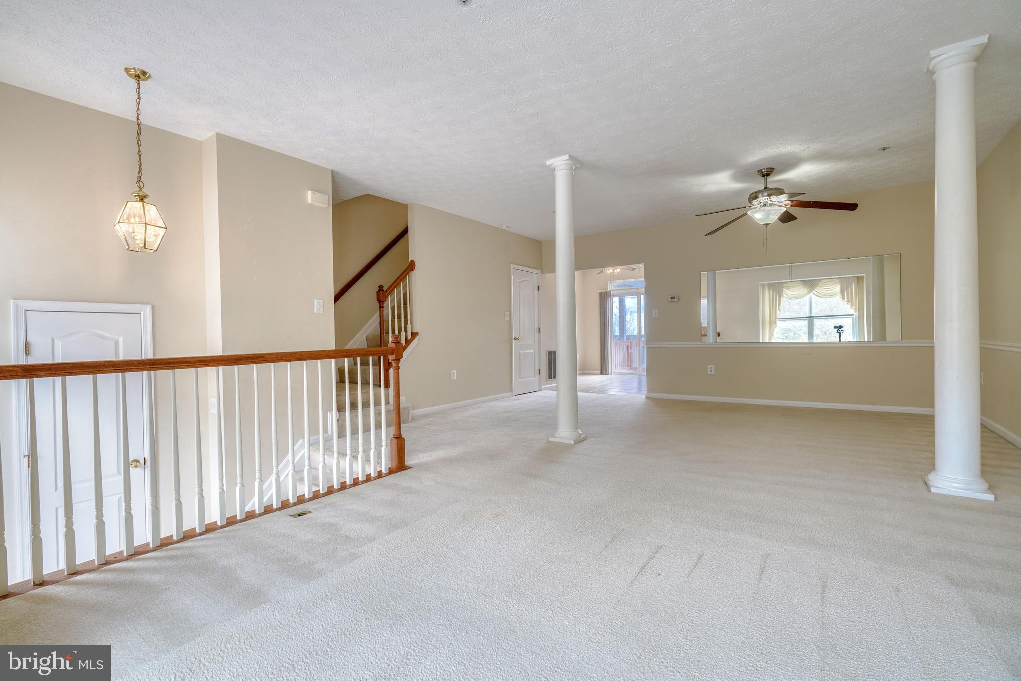 VILLAS ON WATERS EDGE - Residential