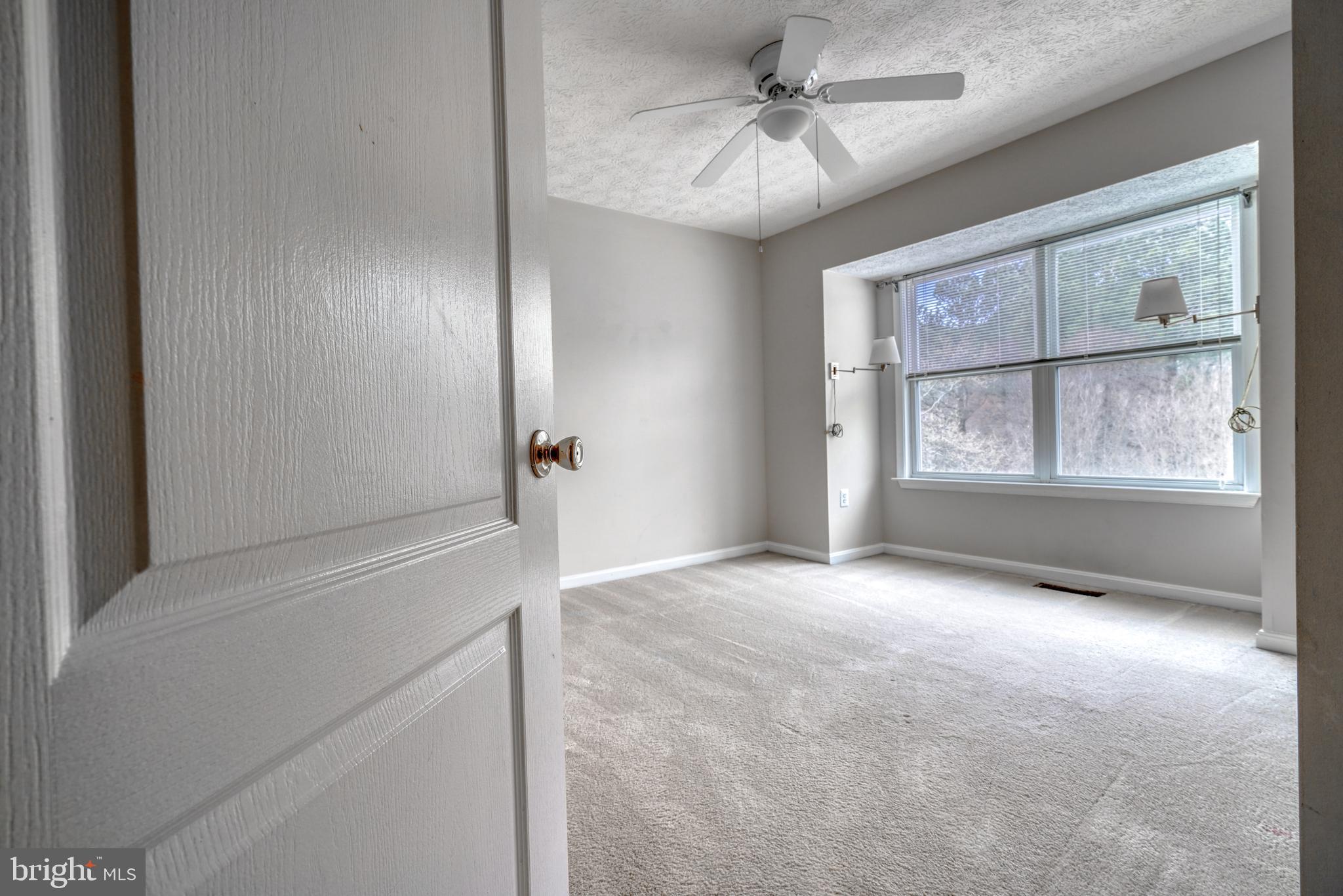 VILLAS ON WATERS EDGE - Residential