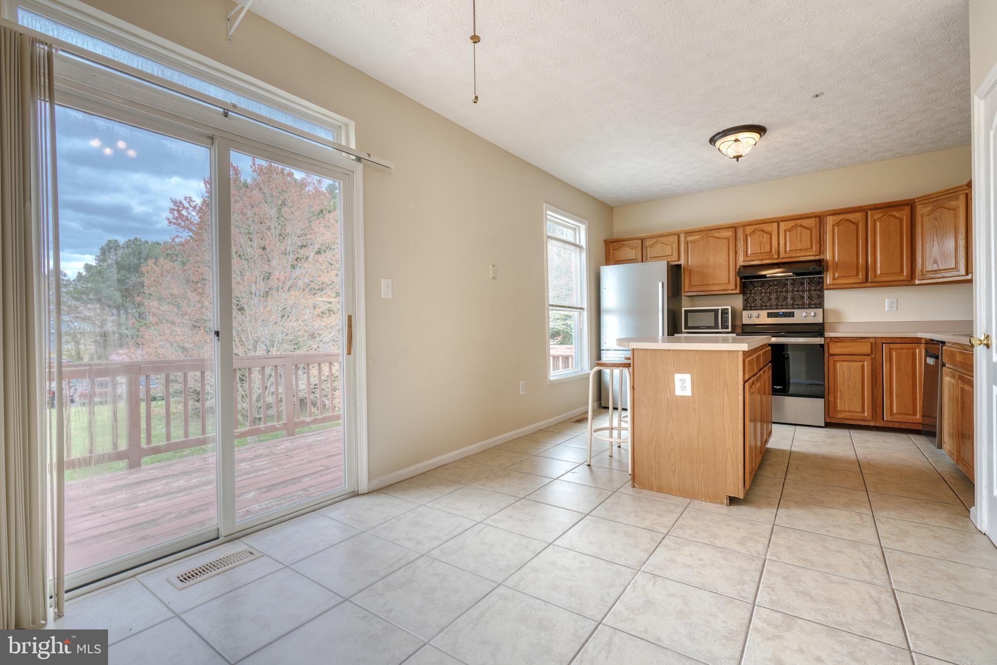 VILLAS ON WATERS EDGE - Residential