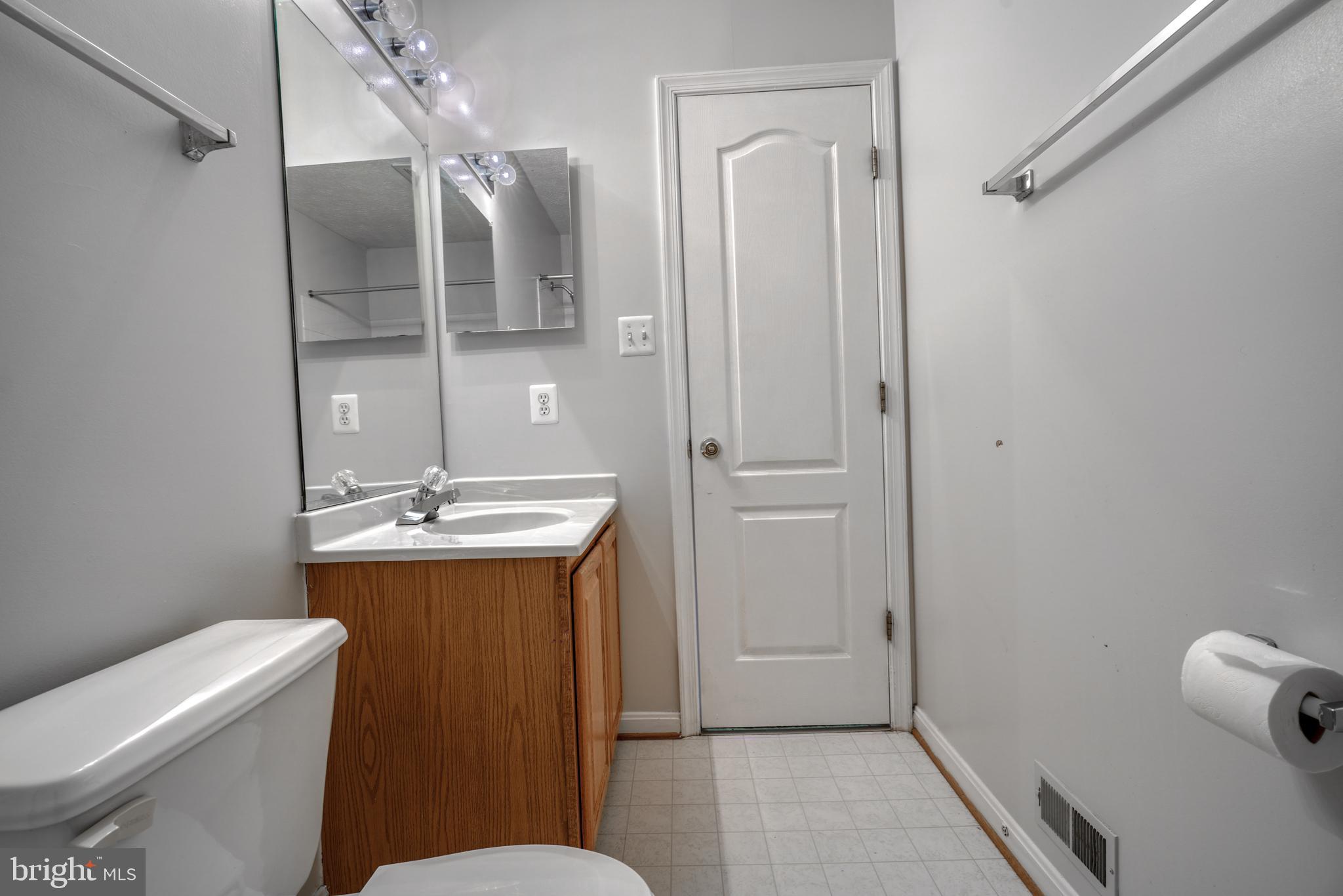 VILLAS ON WATERS EDGE - Residential