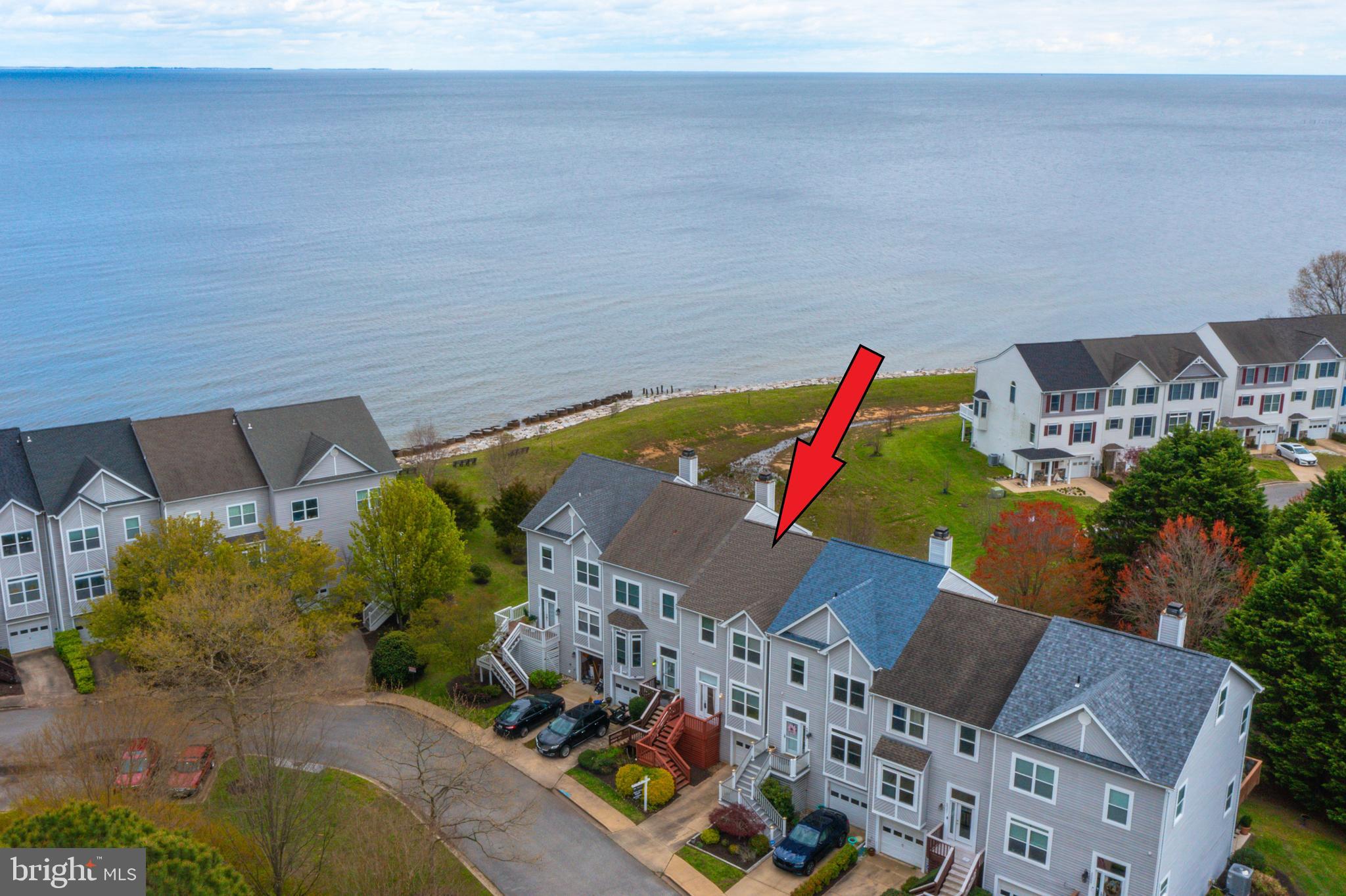 VILLAS ON WATERS EDGE - Residential