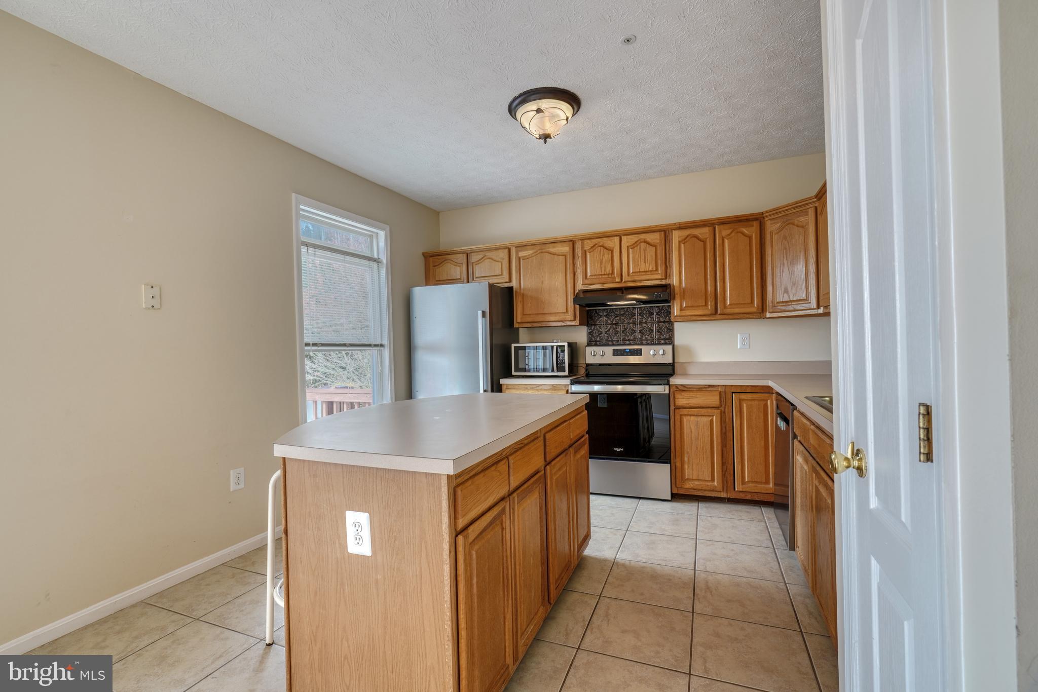 VILLAS ON WATERS EDGE - Residential