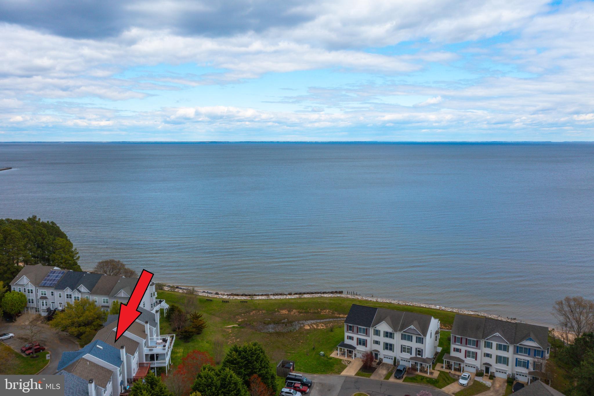 VILLAS ON WATERS EDGE - Residential