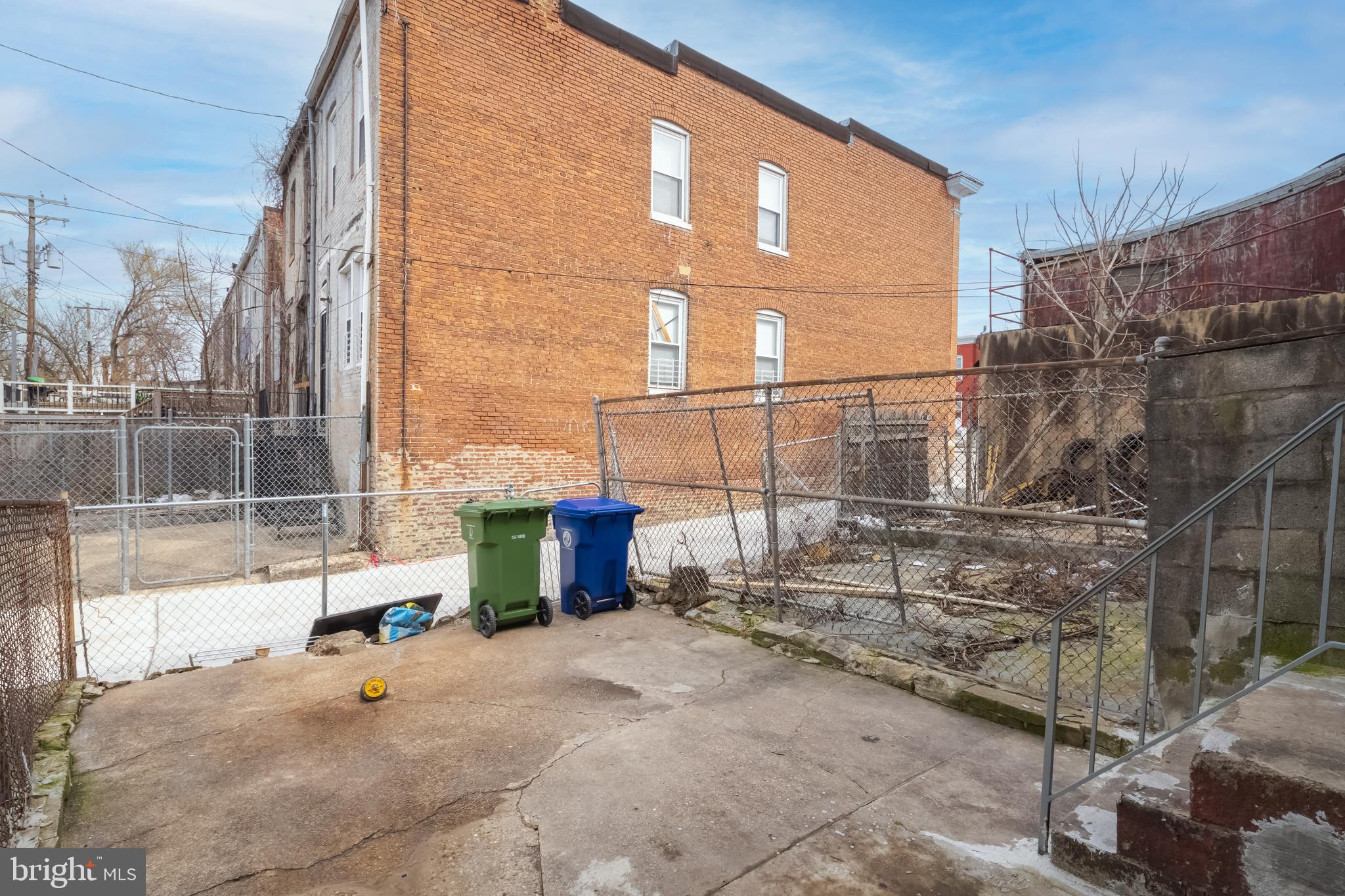BROADWAY EAST - Residential