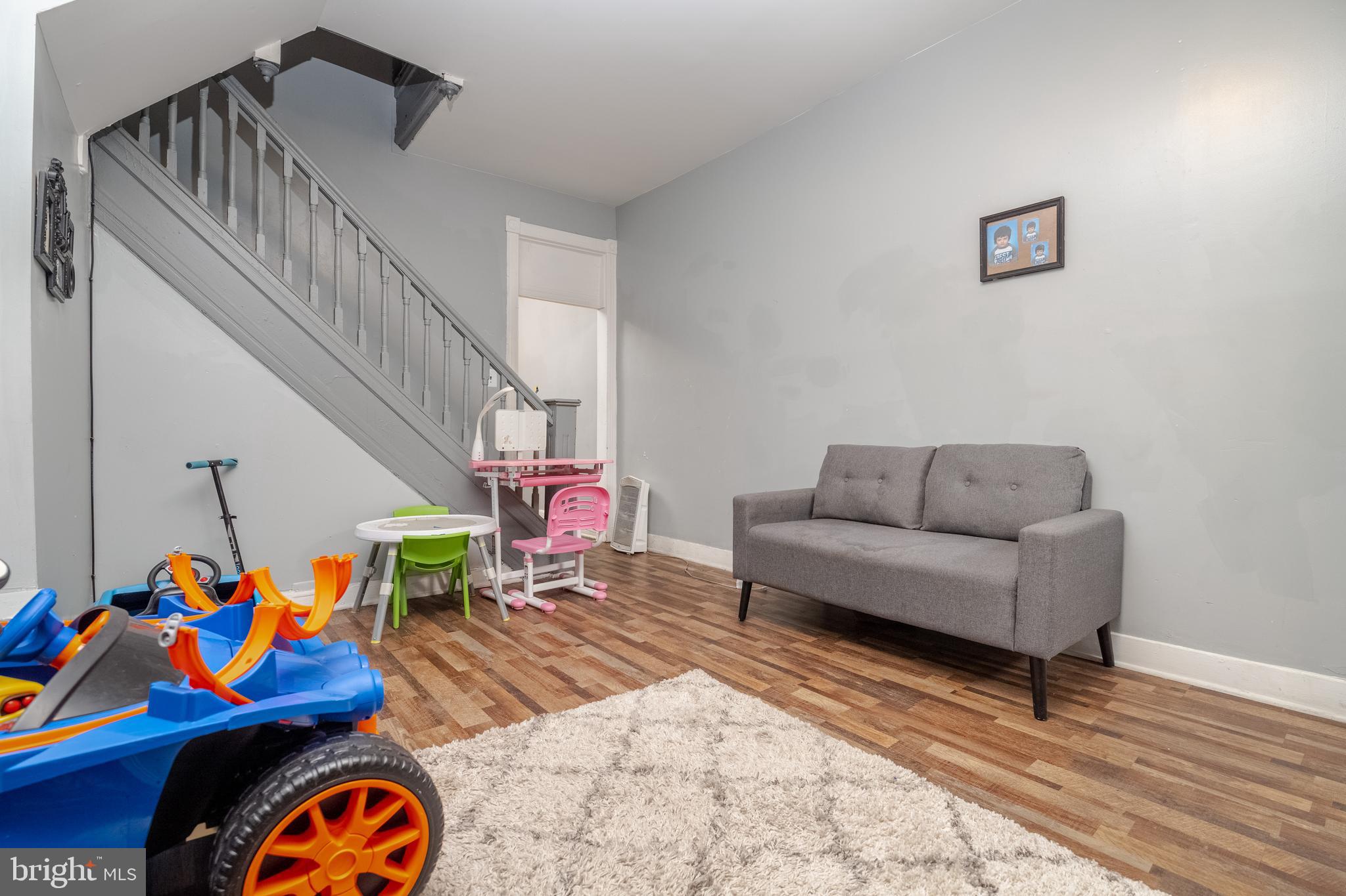 BROADWAY EAST - Residential