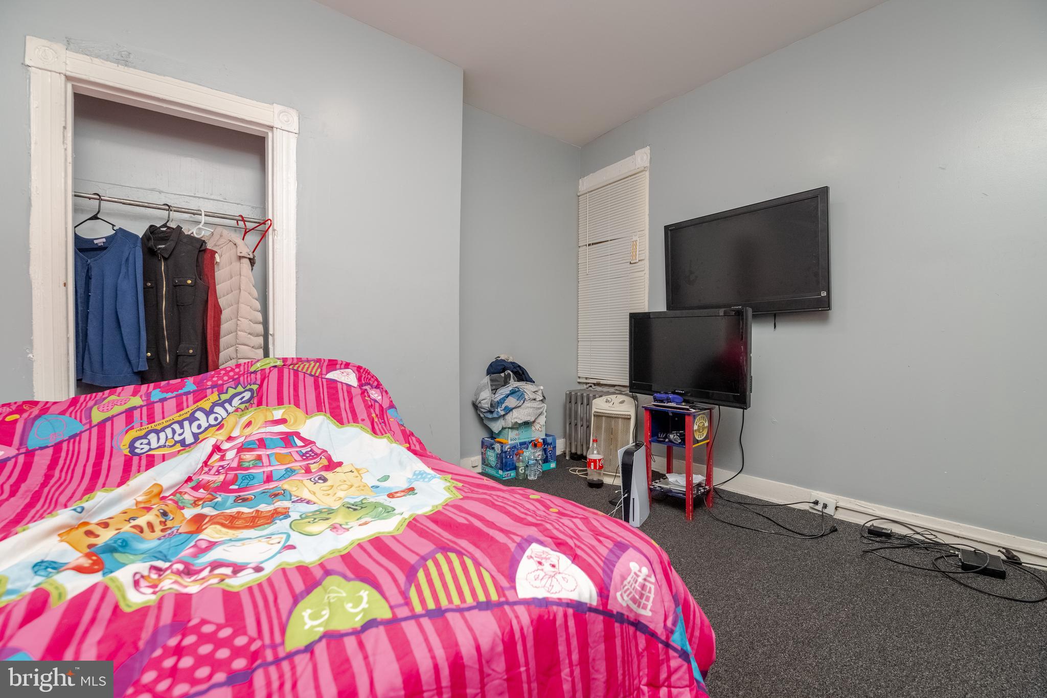 BROADWAY EAST - Residential