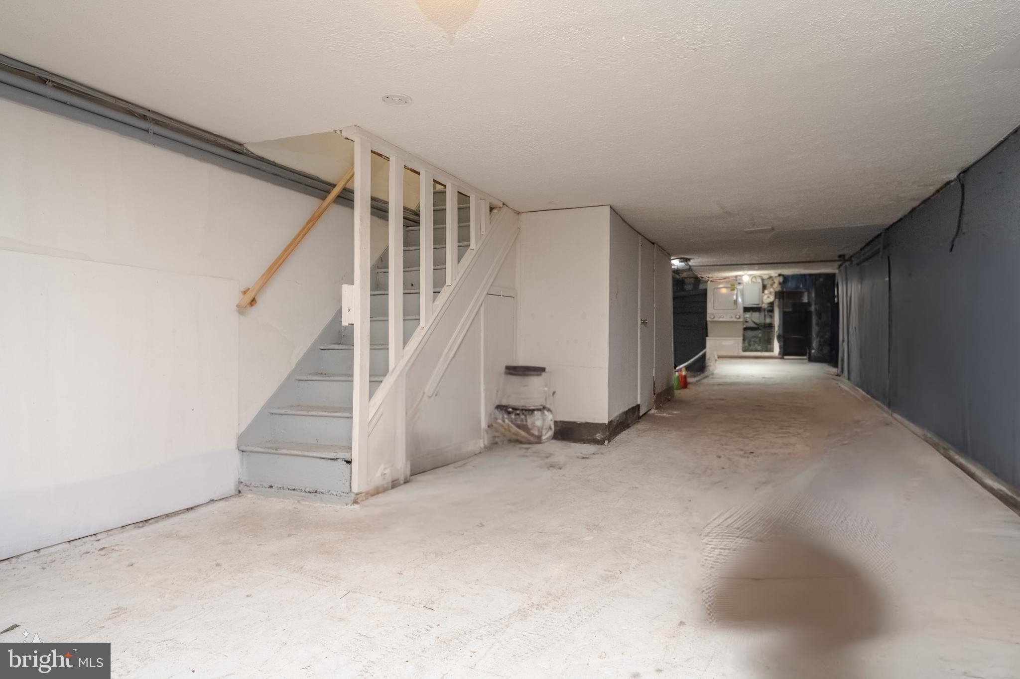BROADWAY EAST - Residential
