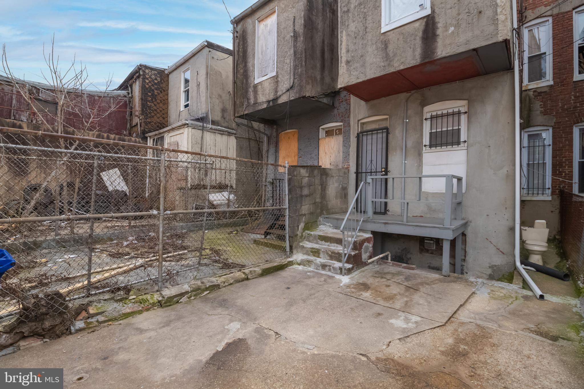 BROADWAY EAST - Residential