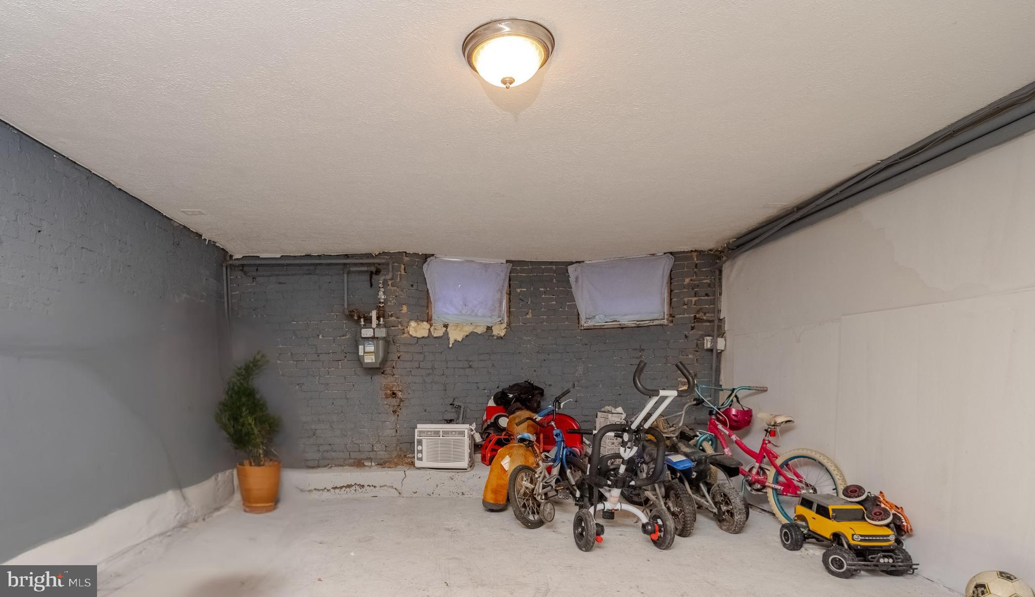 BROADWAY EAST - Residential