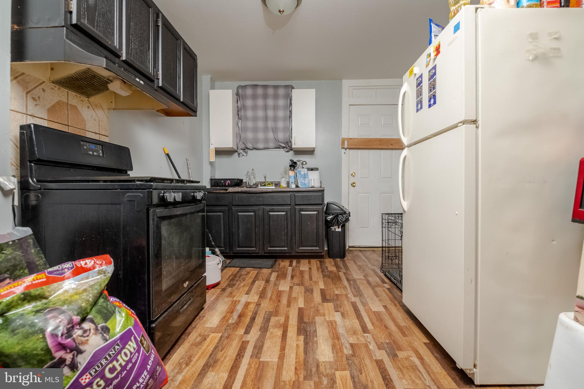 BROADWAY EAST - Residential
