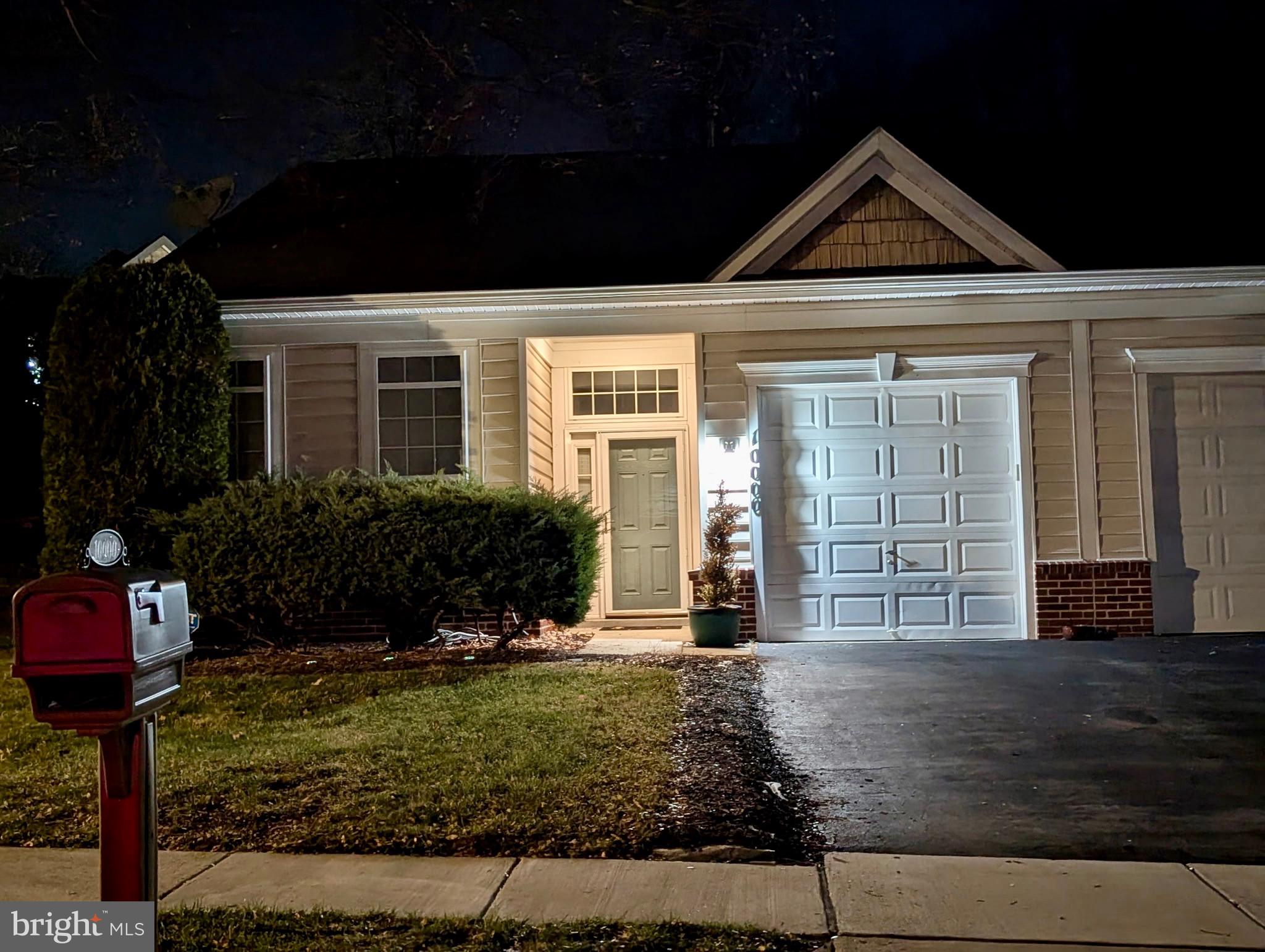 10000 GOLDENWOOD COURT