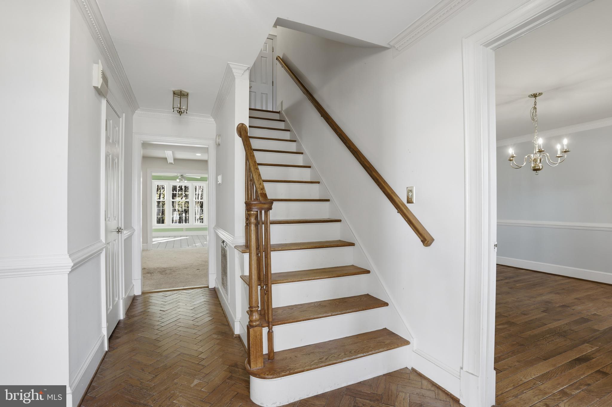 6104 PATRICIAN COURT