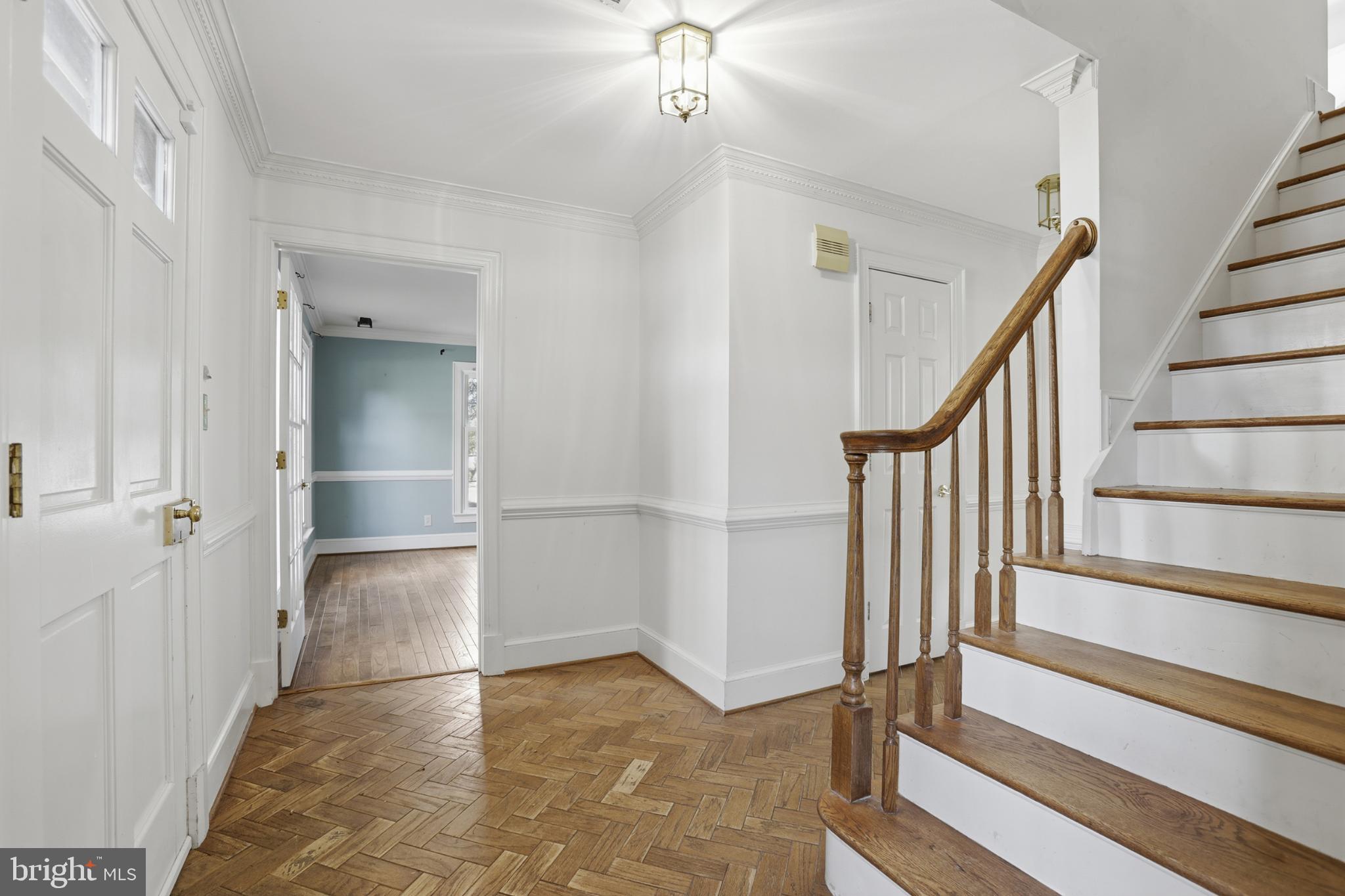 6104 PATRICIAN COURT