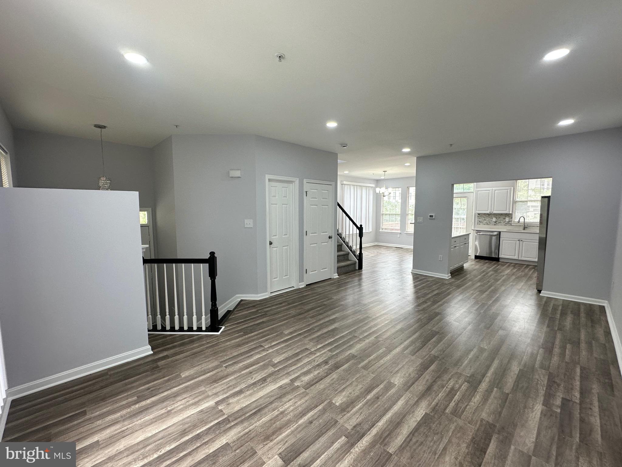 NORTHRIDGE - Residential