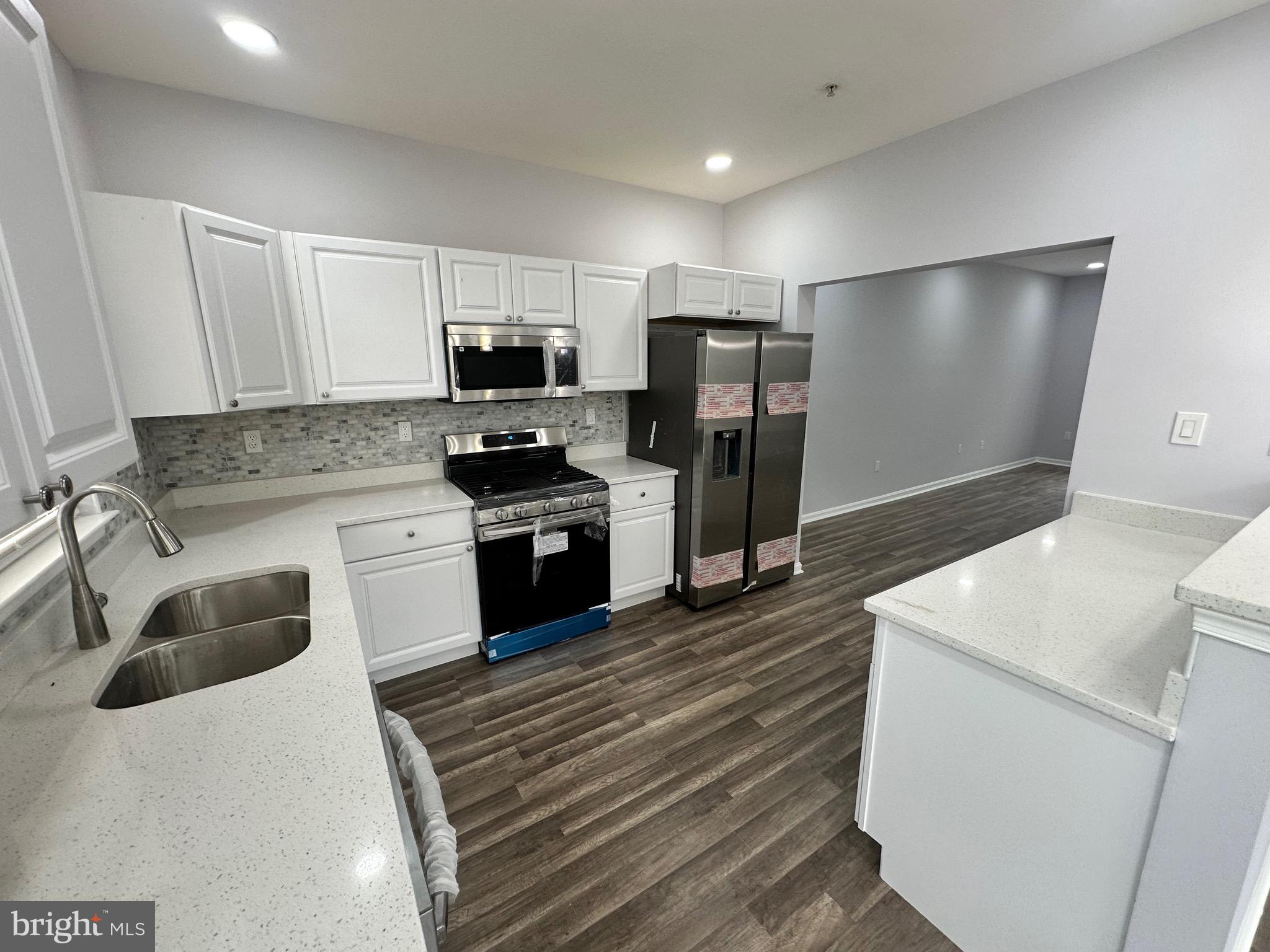 NORTHRIDGE - Residential