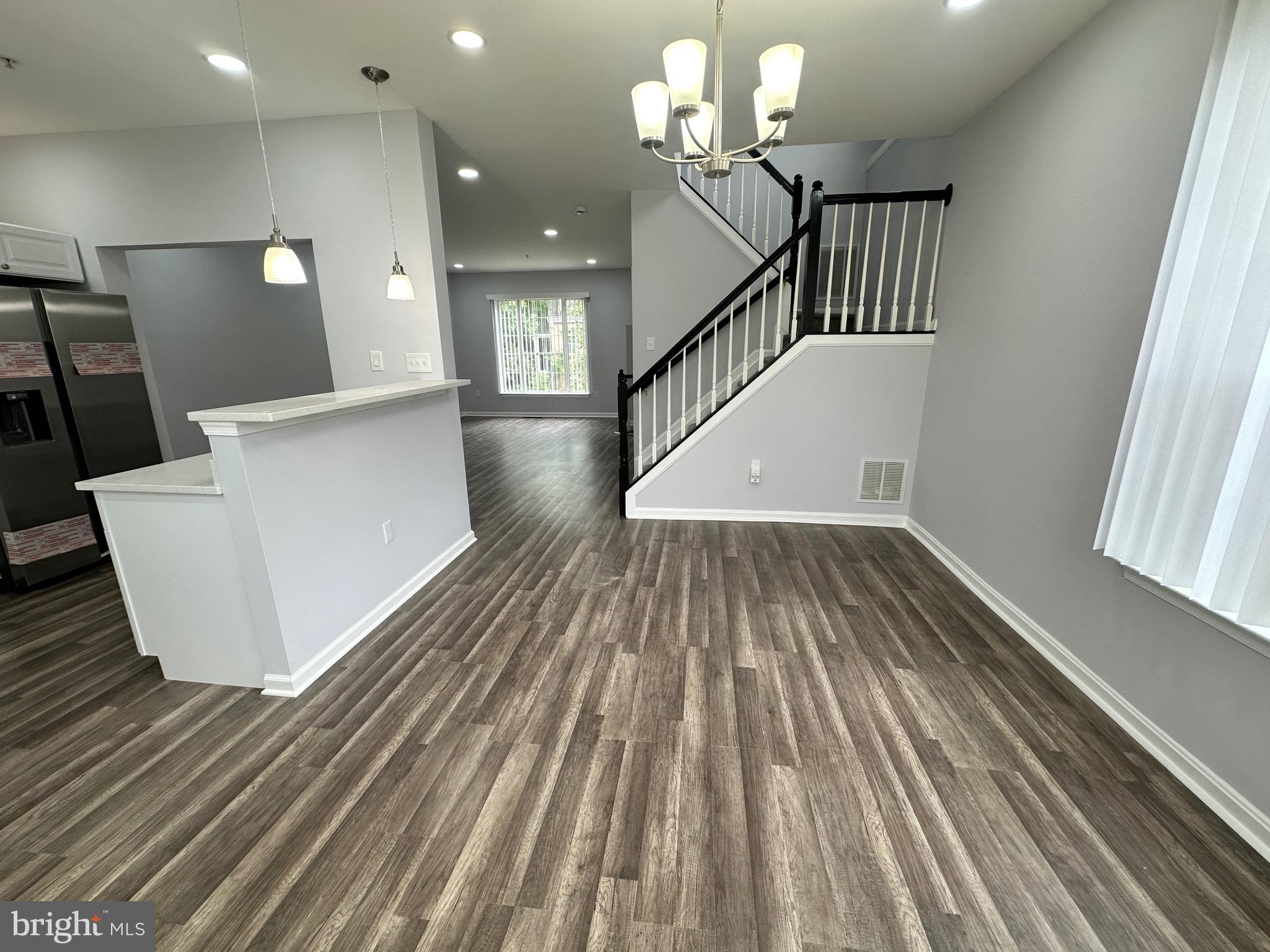 NORTHRIDGE - Residential