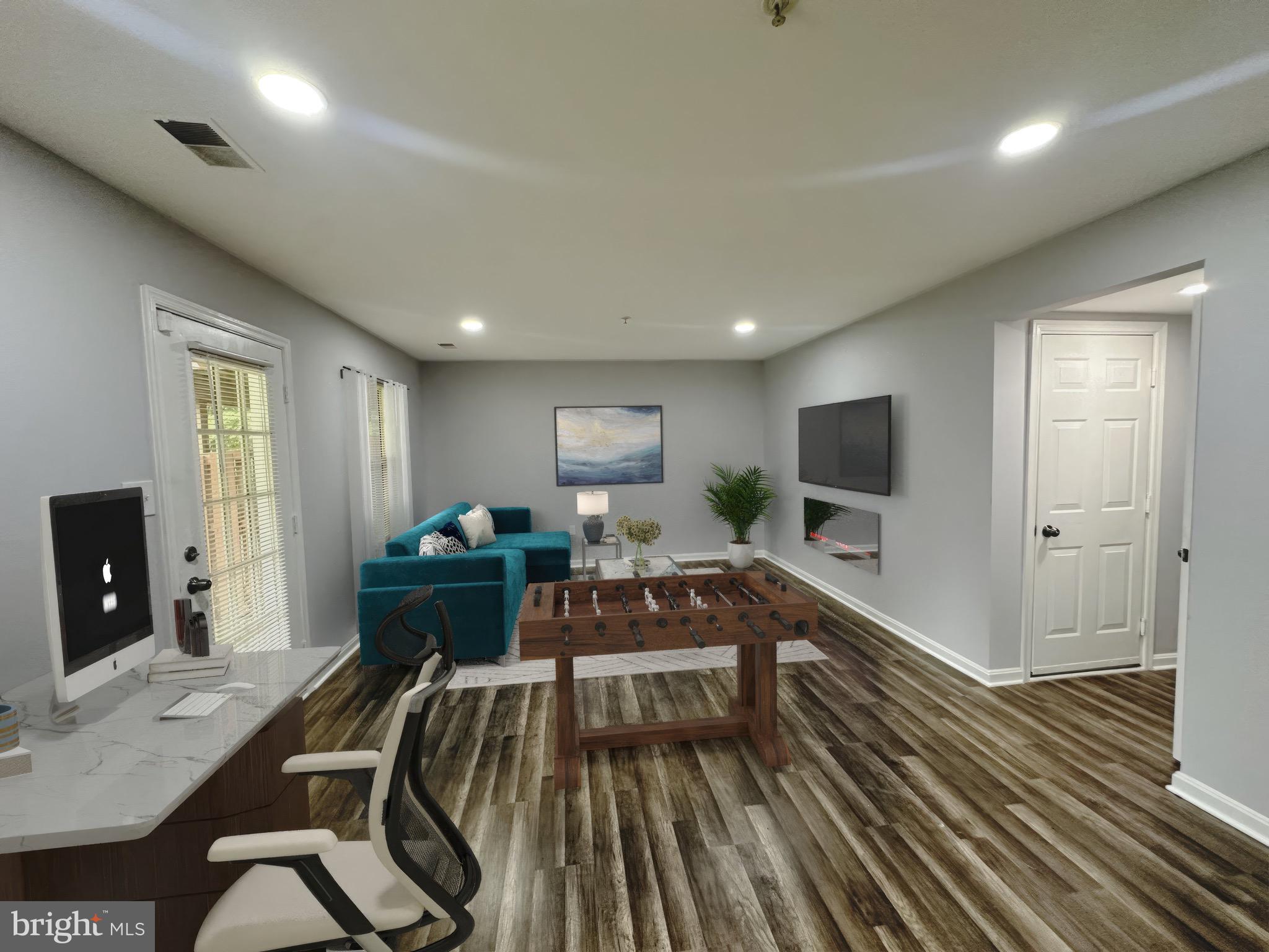 NORTHRIDGE - Residential