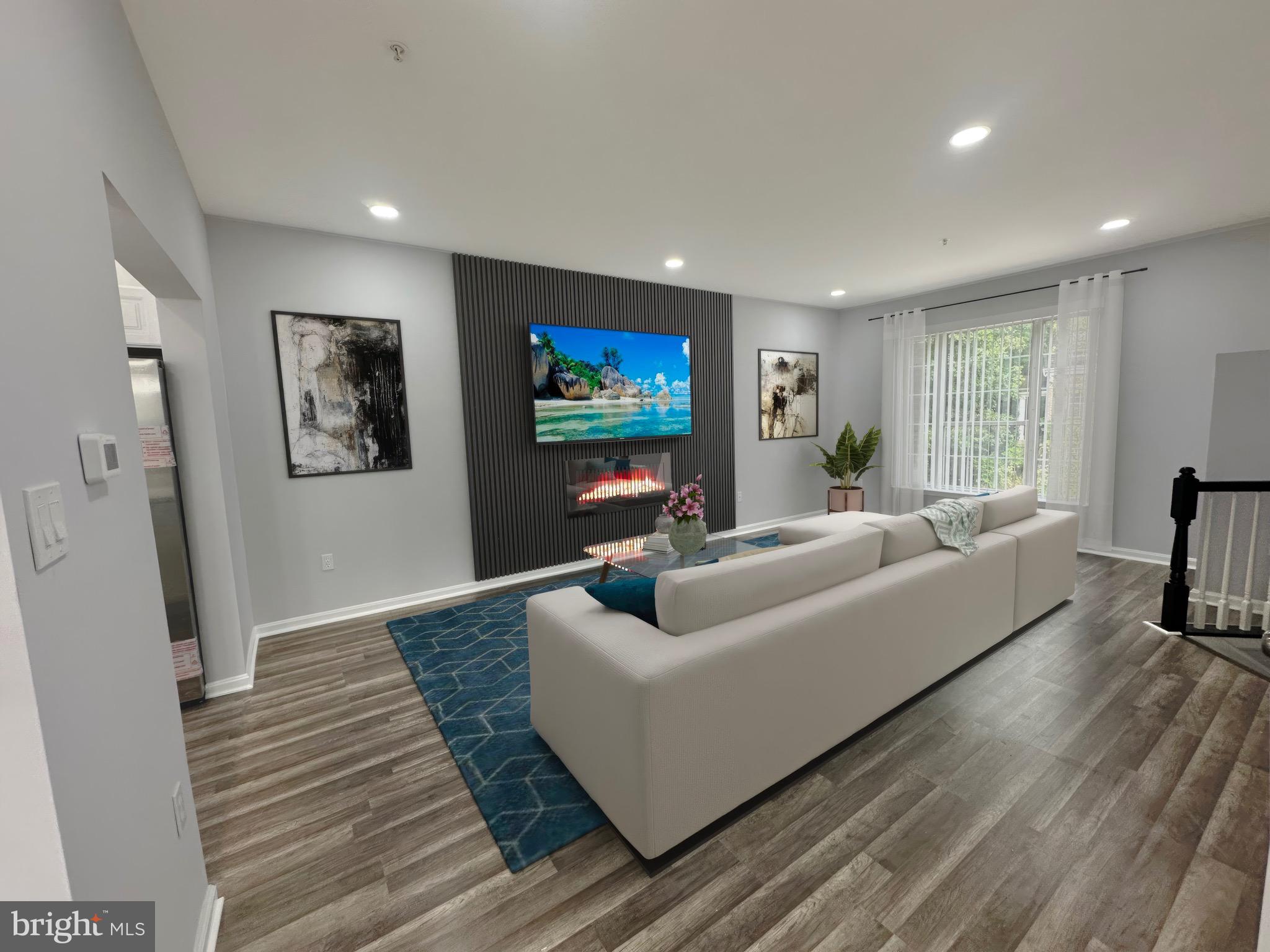 NORTHRIDGE - Residential