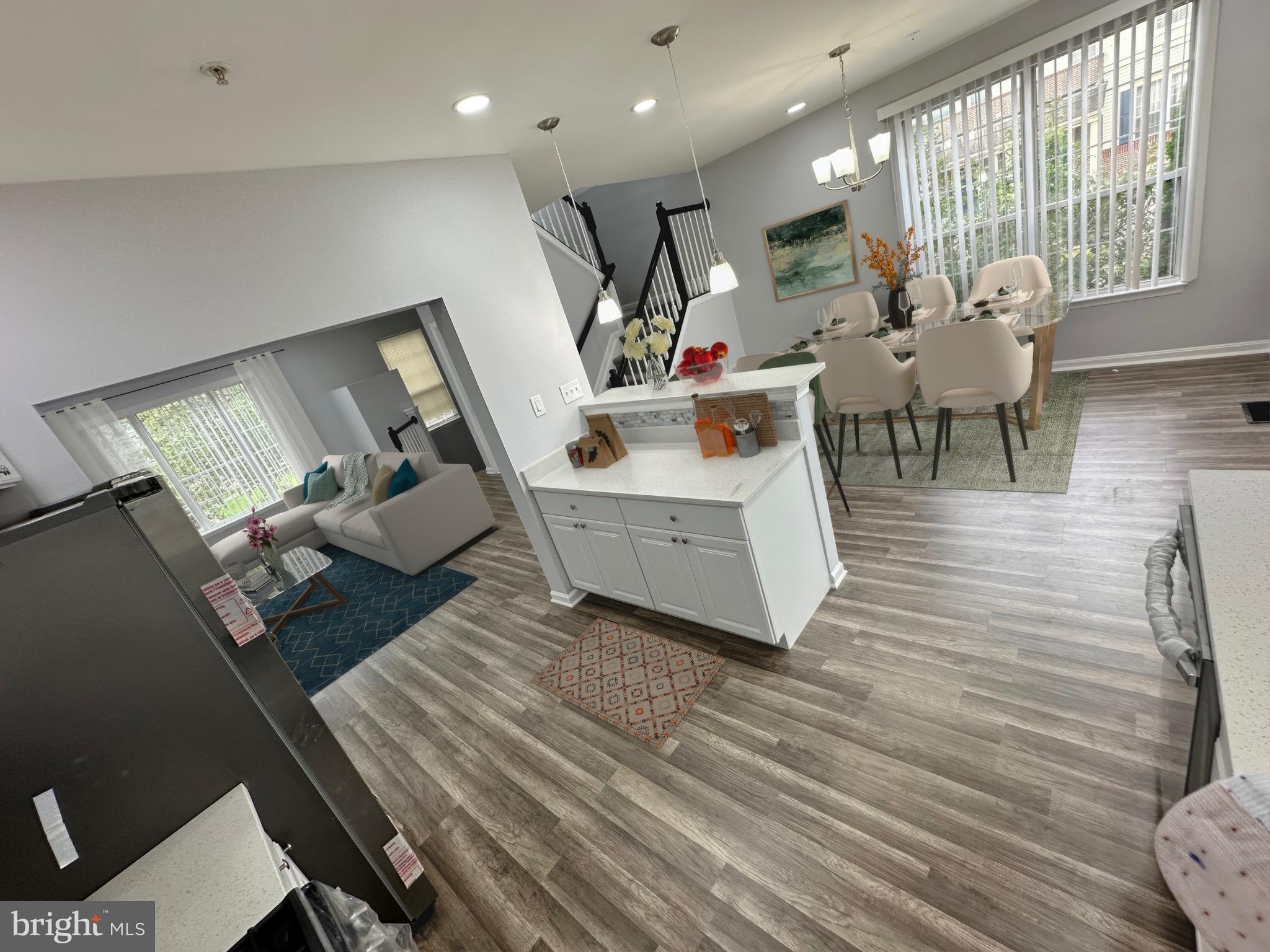 NORTHRIDGE - Residential