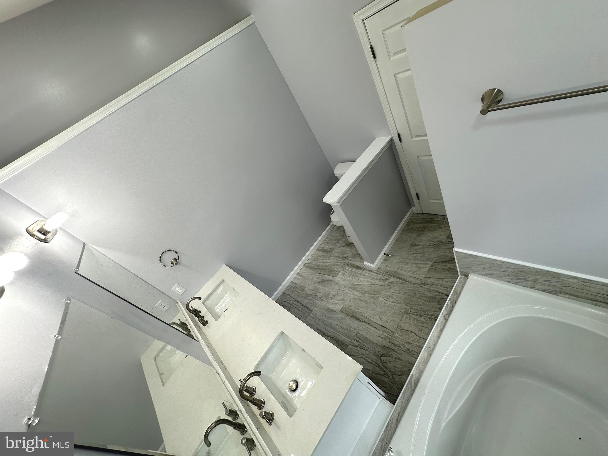 NORTHRIDGE - Residential