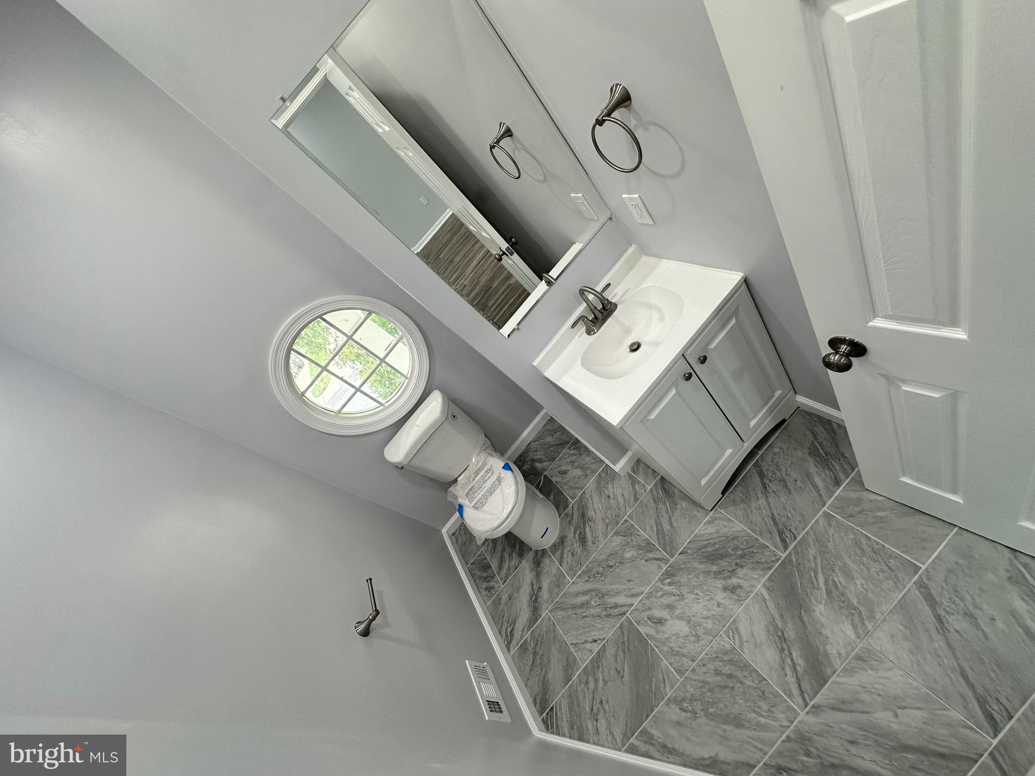 NORTHRIDGE - Residential