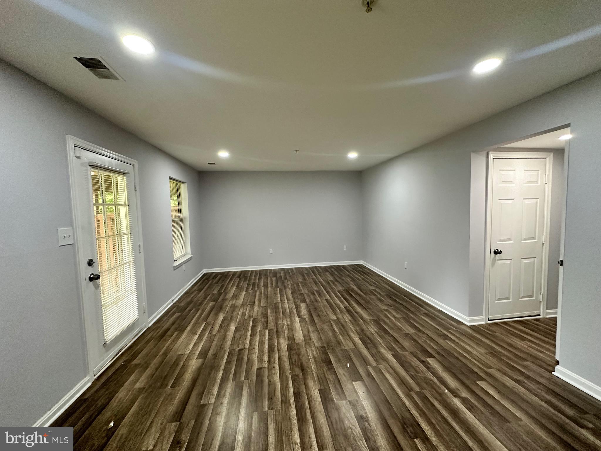 NORTHRIDGE - Residential