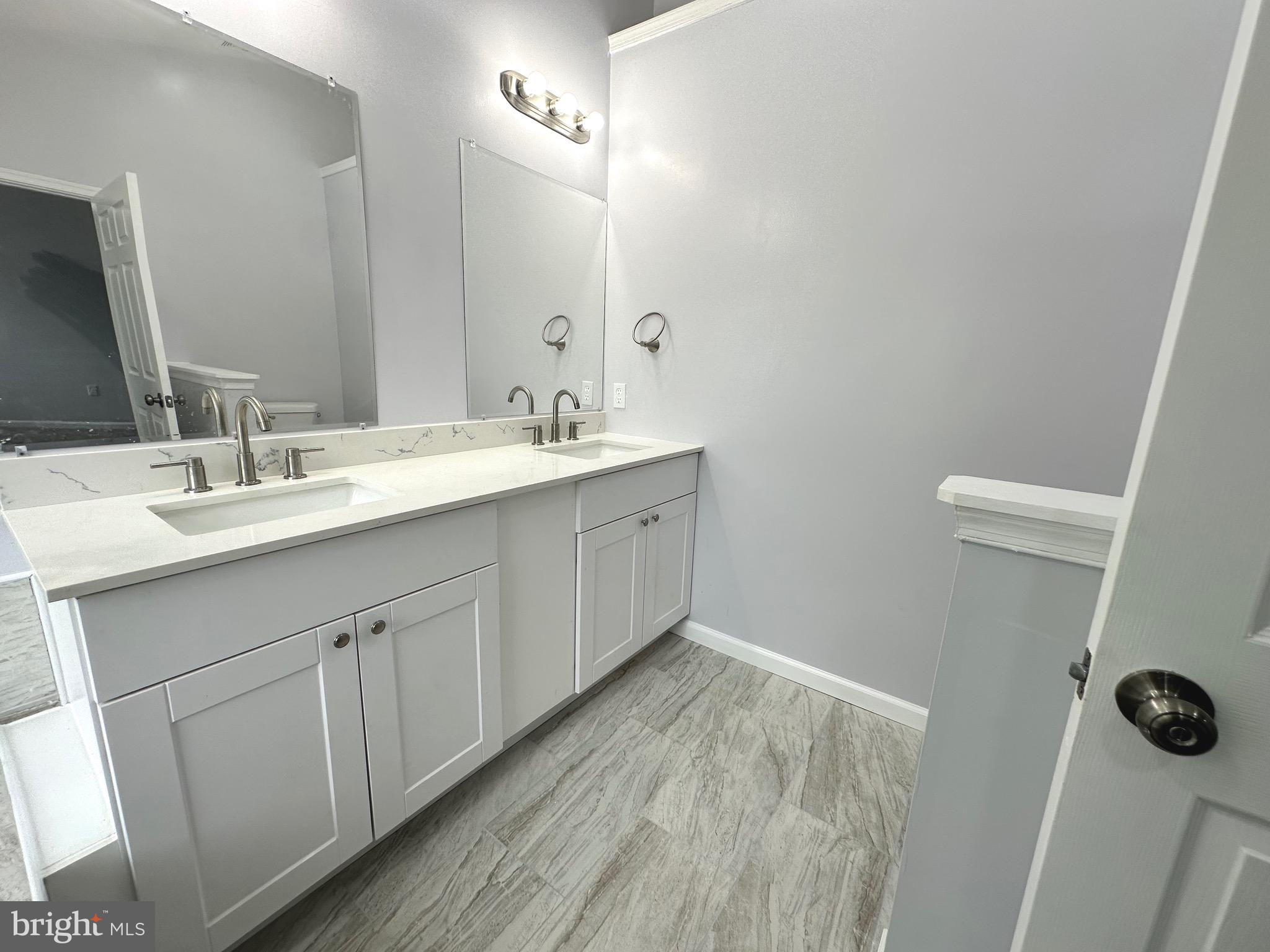 NORTHRIDGE - Residential