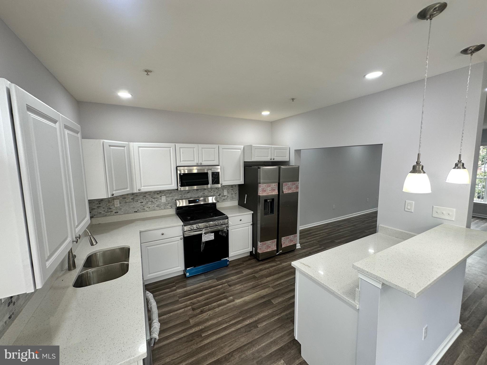 NORTHRIDGE - Residential